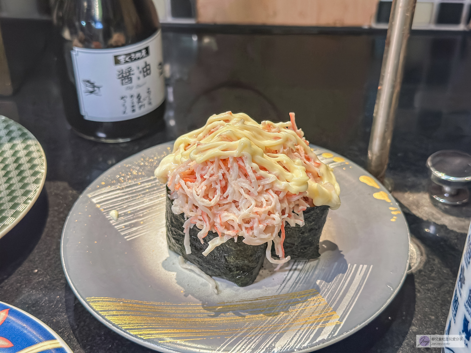 三浦三崎港上野店-在地人氣排隊壽司店！料爆多的平價迴轉壽司，高CP值必吃美食 @靜兒貪吃遊玩愛分享