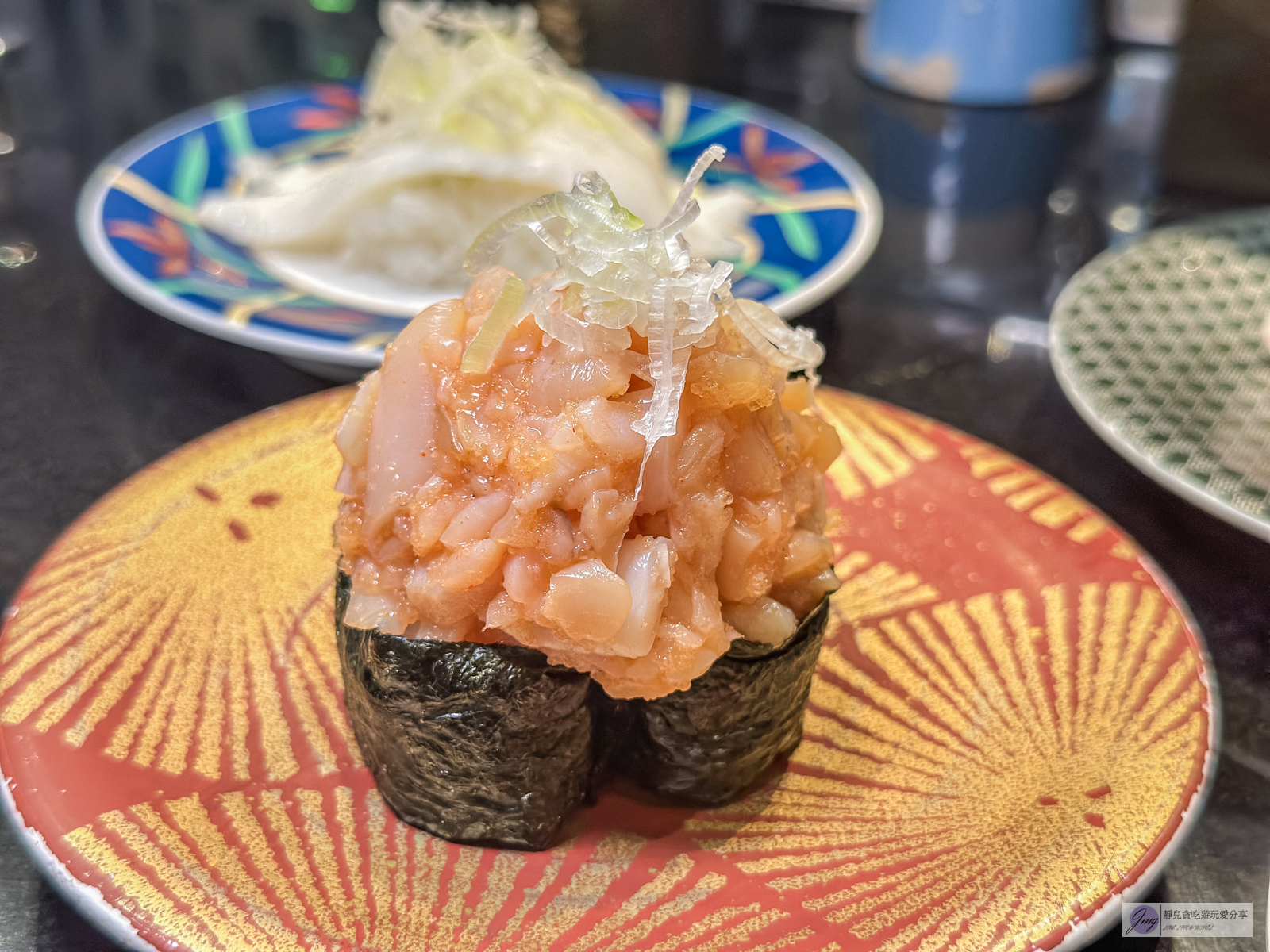 三浦三崎港上野店-在地人氣排隊壽司店！料爆多的平價迴轉壽司，高CP值必吃美食 @靜兒貪吃遊玩愛分享