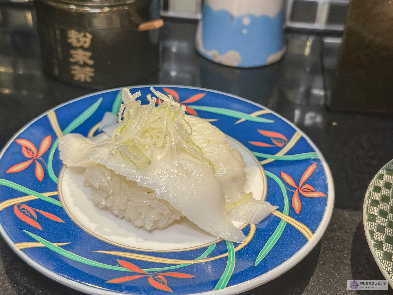 三浦三崎港上野店-在地人氣排隊壽司店！料爆多的平價迴轉壽司，高CP值必吃美食 @靜兒貪吃遊玩愛分享