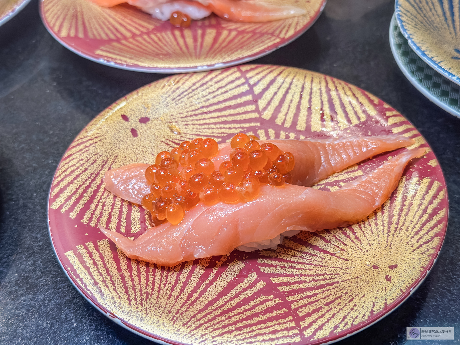 三浦三崎港上野店-在地人氣排隊壽司店！料爆多的平價迴轉壽司，高CP值必吃美食 @靜兒貪吃遊玩愛分享