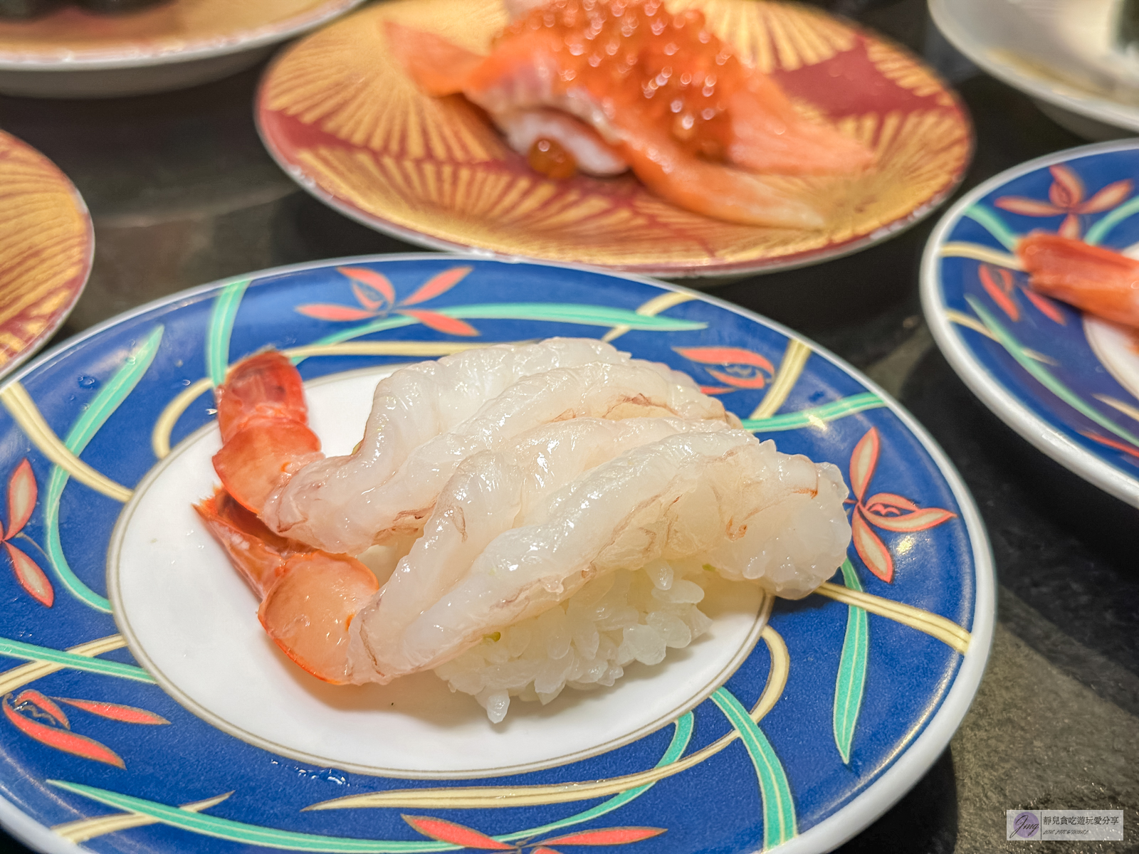 三浦三崎港上野店-在地人氣排隊壽司店！料爆多的平價迴轉壽司，高CP值必吃美食 @靜兒貪吃遊玩愛分享