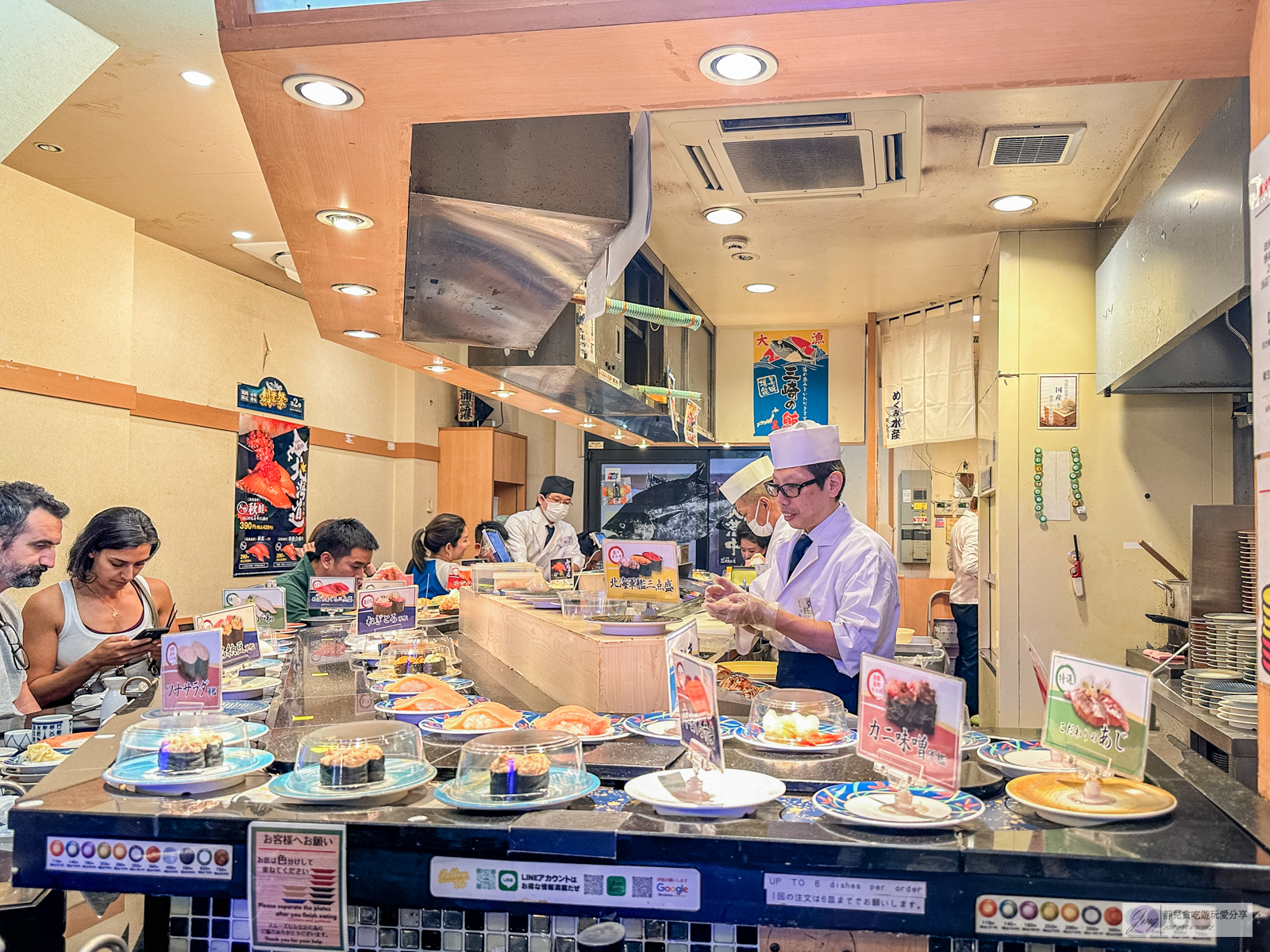 三浦三崎港上野店-在地人氣排隊壽司店！料爆多的平價迴轉壽司，高CP值必吃美食 @靜兒貪吃遊玩愛分享