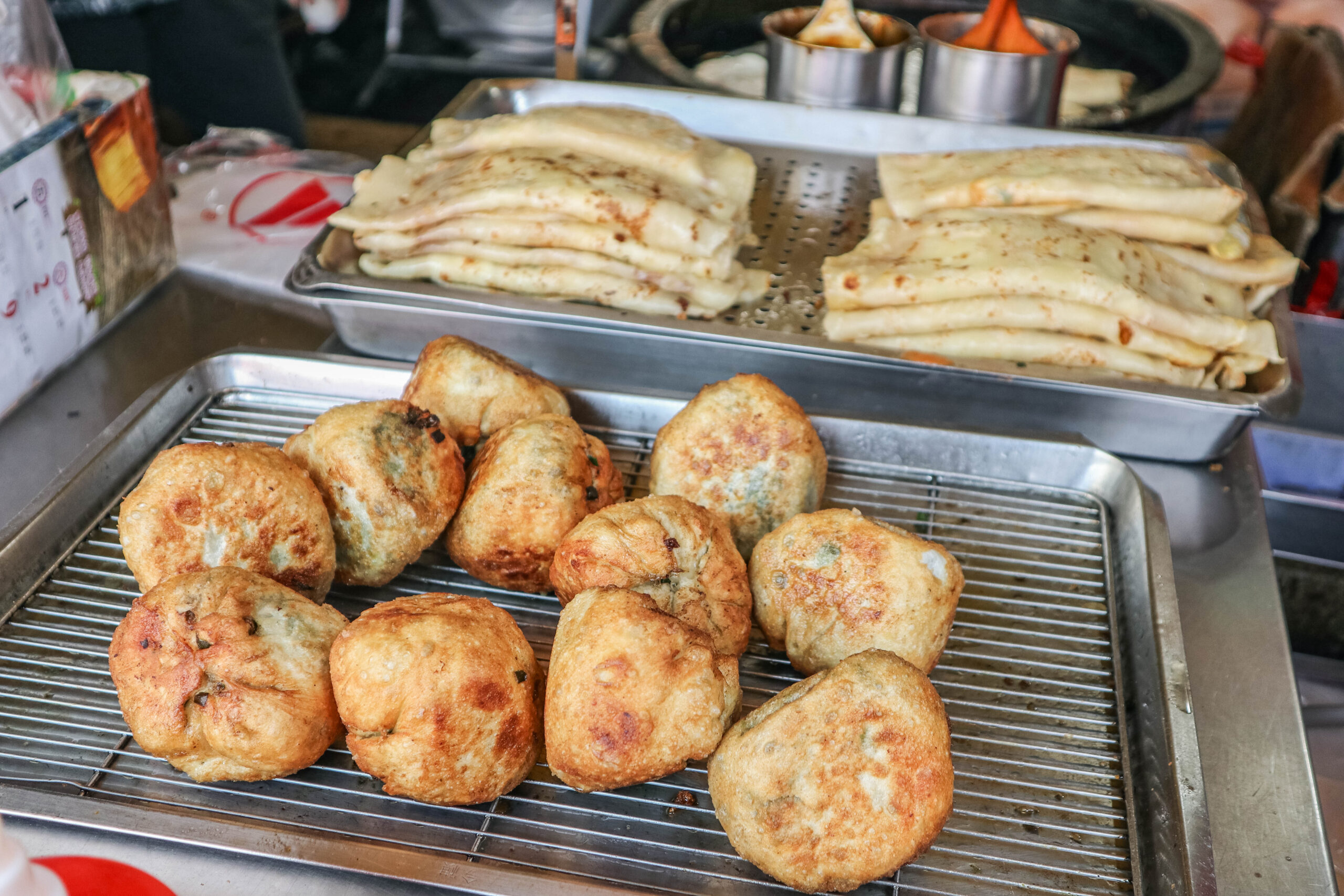 王記煎包蛋餅-在地人氣排隊店!聖母廟對面,煎包一顆20元,必吃爆料煎包、手桿蛋餅/鄰近通霄菜市場 @靜兒貪吃遊玩愛分享 王記煎包蛋餅-在地人氣排隊店!聖母廟對面,煎包一顆20元,必吃爆料煎包、手桿蛋餅/鄰近通霄菜市場 @靜兒貪吃遊玩愛分享
