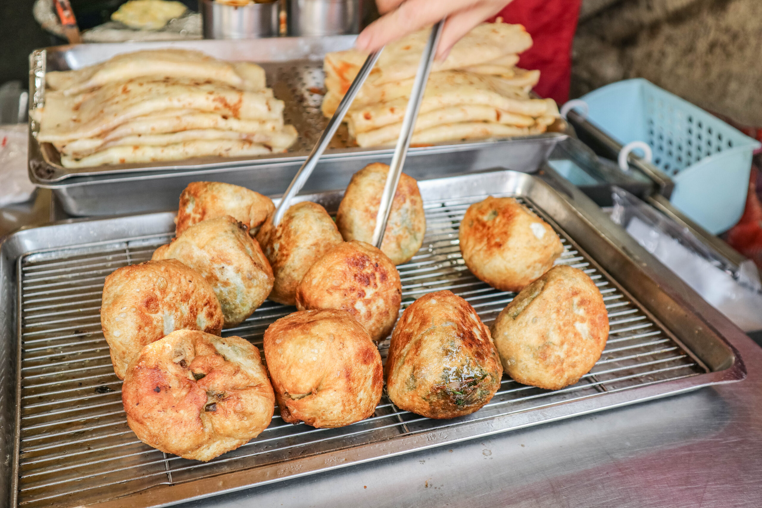 王記煎包蛋餅-在地人氣排隊店！聖母廟對面，煎包一顆20元，必吃爆料煎包、手桿蛋餅/鄰近通霄菜市場 @靜兒貪吃遊玩愛分享