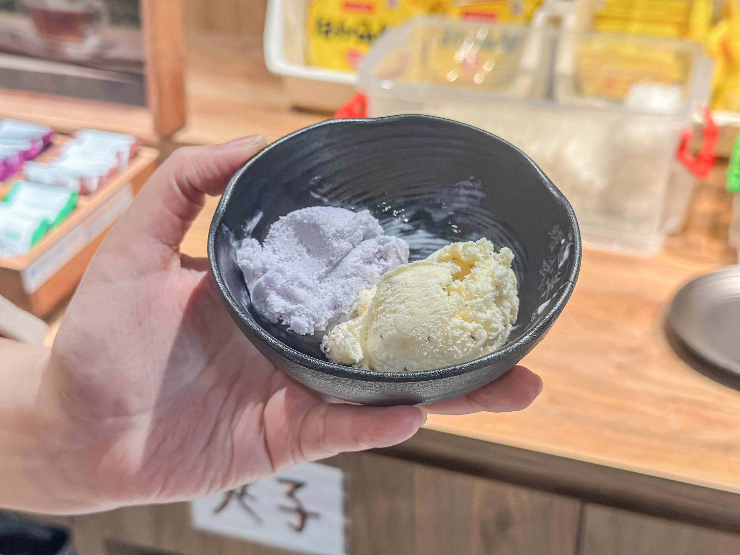 耀武羊威-羊肉爐599吃到飽！多達7種羊肉部位、6款湯底、30種蔬菜火鍋料自助吧可選，獨創新疆手撕羊肉，越冷人潮越多/鄰近中路特區 @靜兒貪吃遊玩愛分享