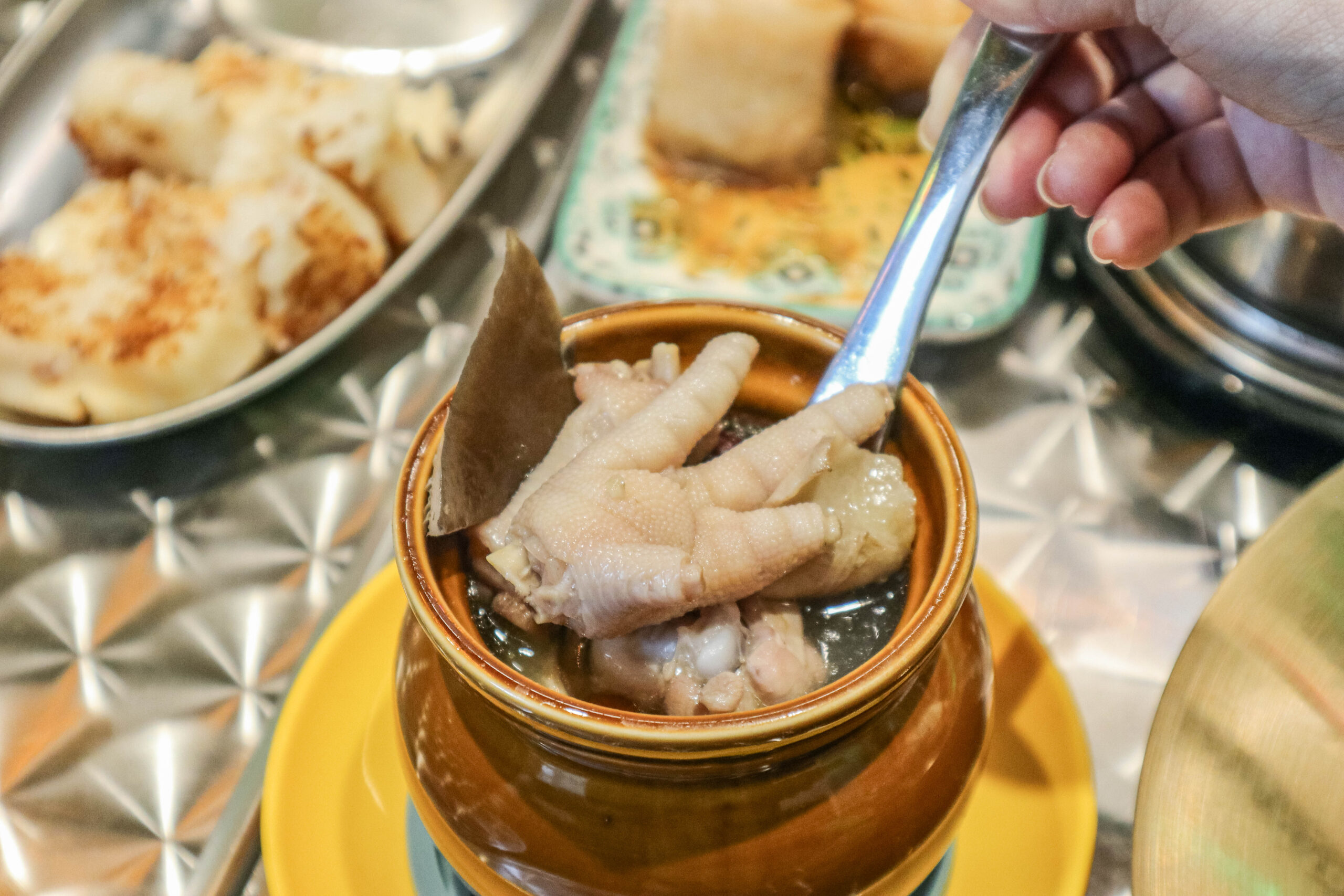 三灣仔冰室-網評超道地的港點!平日用餐依舊客滿,港式復古懷舊的港飲料理店/鄰近藝文特區 @靜兒貪吃遊玩愛分享 三灣仔冰室-網評超道地的港點!平日用餐依舊客滿,港式復古懷舊的港飲料理店/鄰近藝文特區 @靜兒貪吃遊玩愛分享