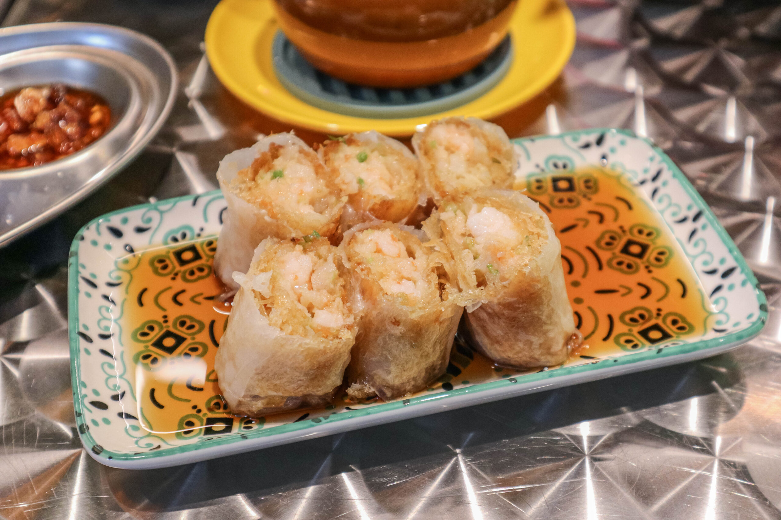三灣仔冰室-網評超道地的港點！平日用餐依舊客滿，港式復古懷舊的港飲料理店/鄰近藝文特區 @靜兒貪吃遊玩愛分享