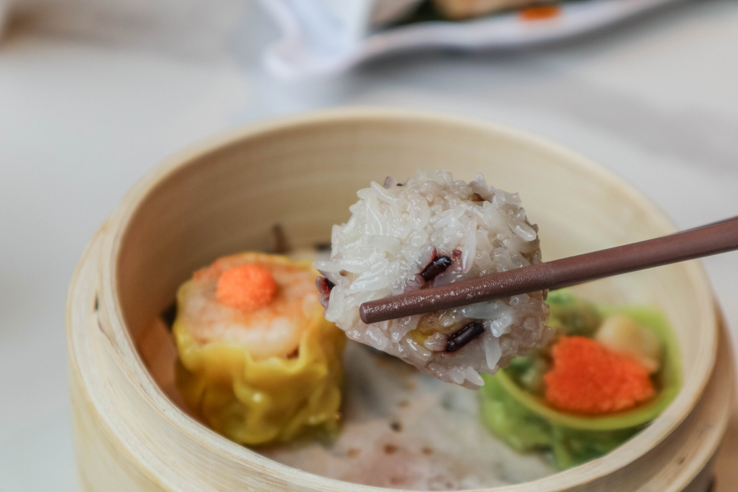 貍小籠點心專門店 LI XIAO LONG-文青質感港式飲茶，繽紛馬卡龍爆漿流沙包，永樂市場美食/鄰近月老霞海城隍廟 @靜兒貪吃遊玩愛分享