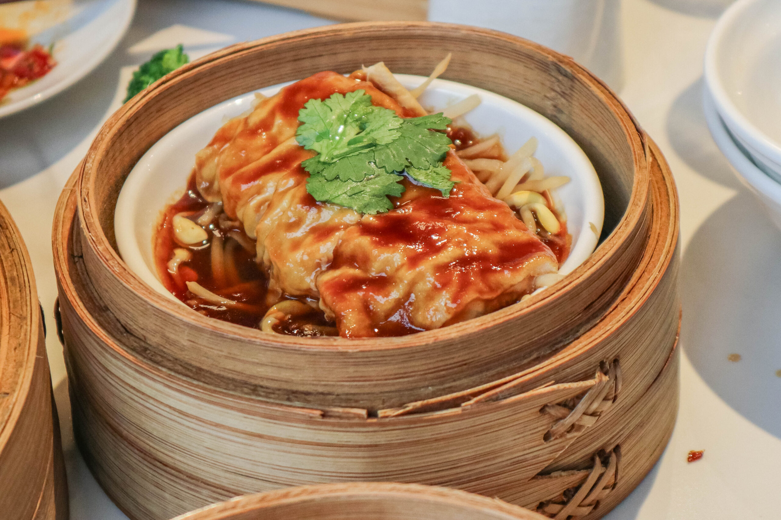 貍小籠點心專門店 LI XIAO LONG-文青質感港式飲茶，繽紛馬卡龍爆漿流沙包，永樂市場美食/鄰近月老霞海城隍廟 @靜兒貪吃遊玩愛分享