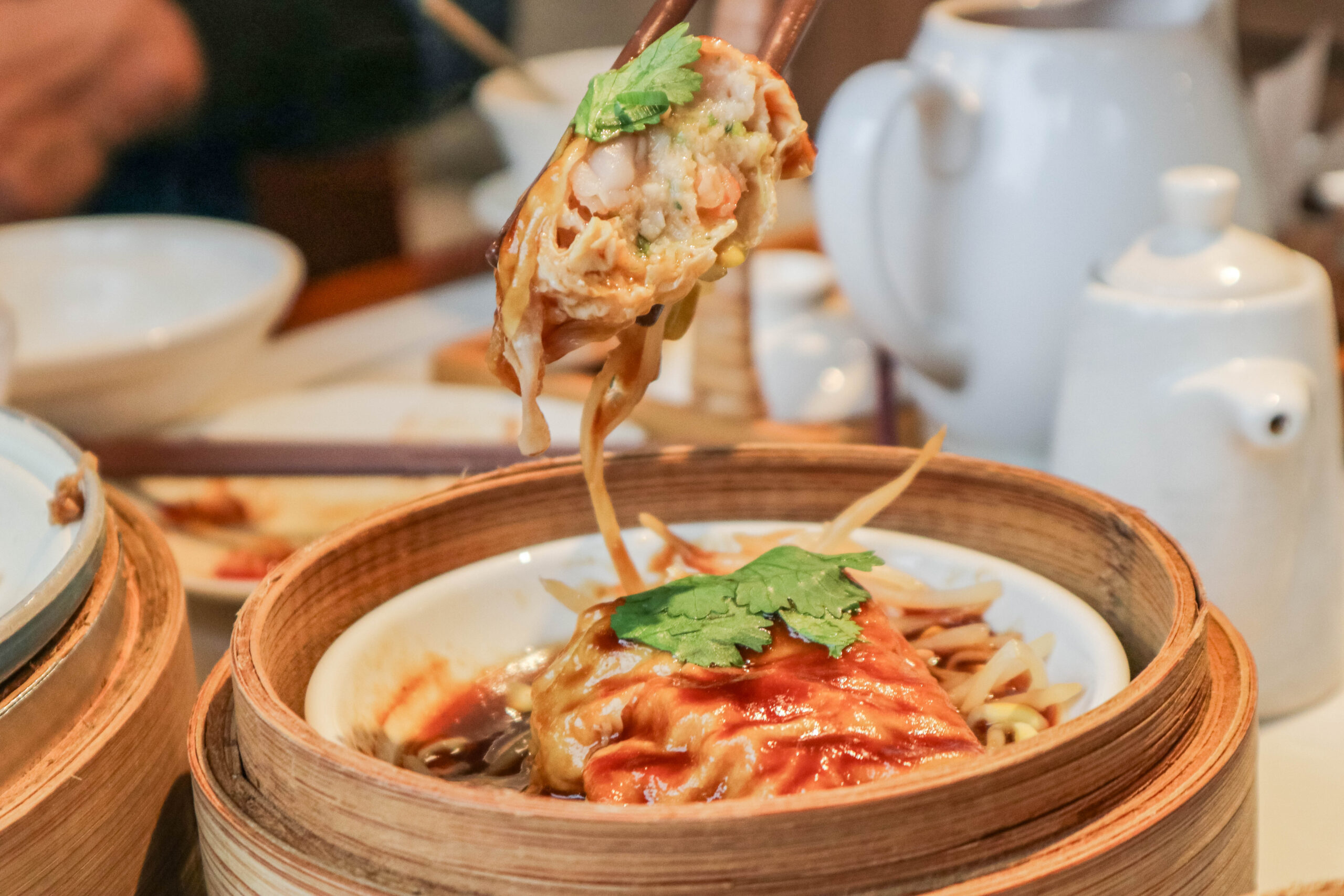 貍小籠點心專門店 LI XIAO LONG-文青質感港式飲茶，繽紛馬卡龍爆漿流沙包，永樂市場美食/鄰近月老霞海城隍廟 @靜兒貪吃遊玩愛分享