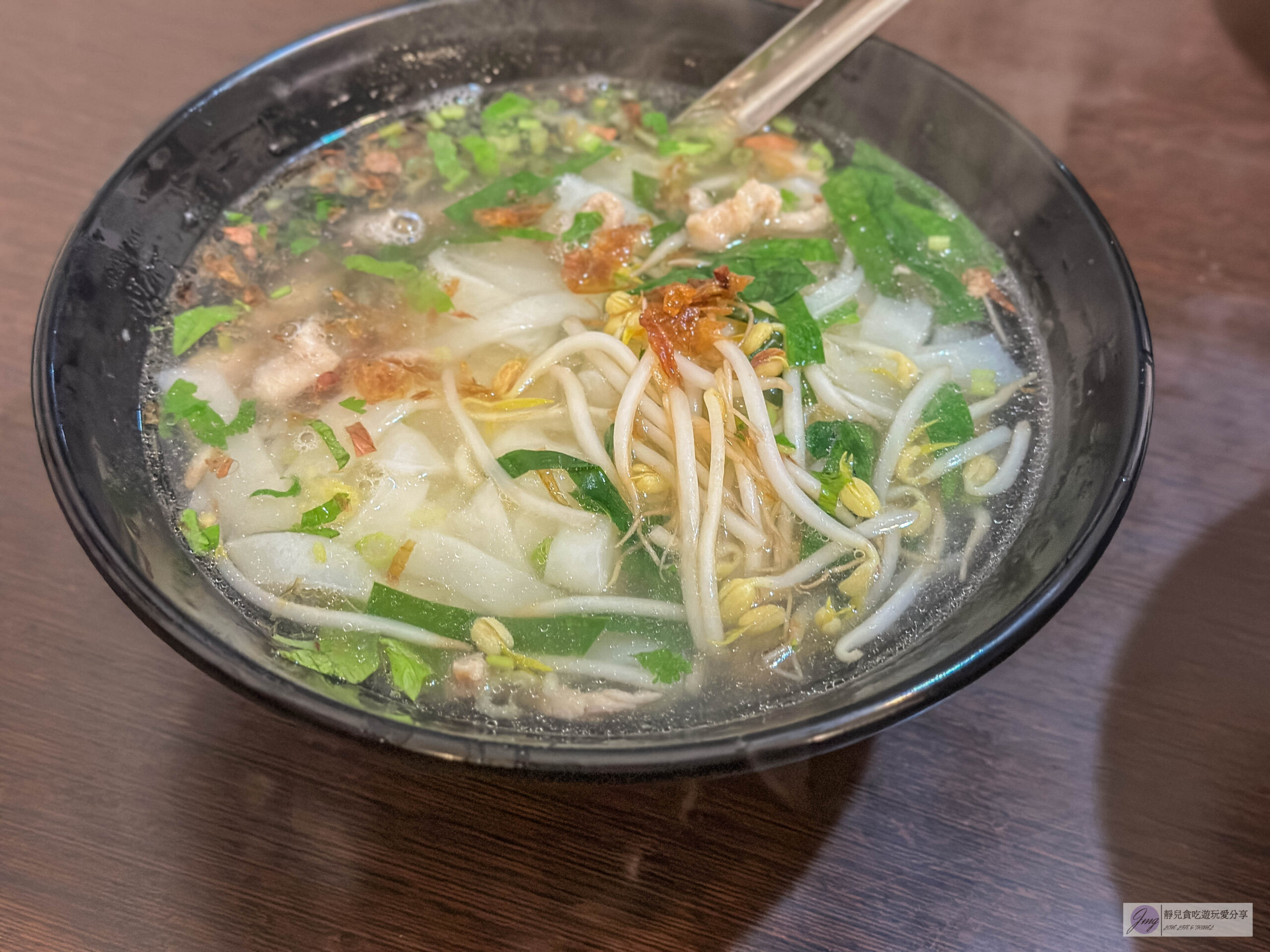 葉媽媽客家湯圓-在地人氣排隊店！家常客家小炒料理，湯粄條、炒山豬肉都不錯/內灣老街美食 @靜兒貪吃遊玩愛分享
