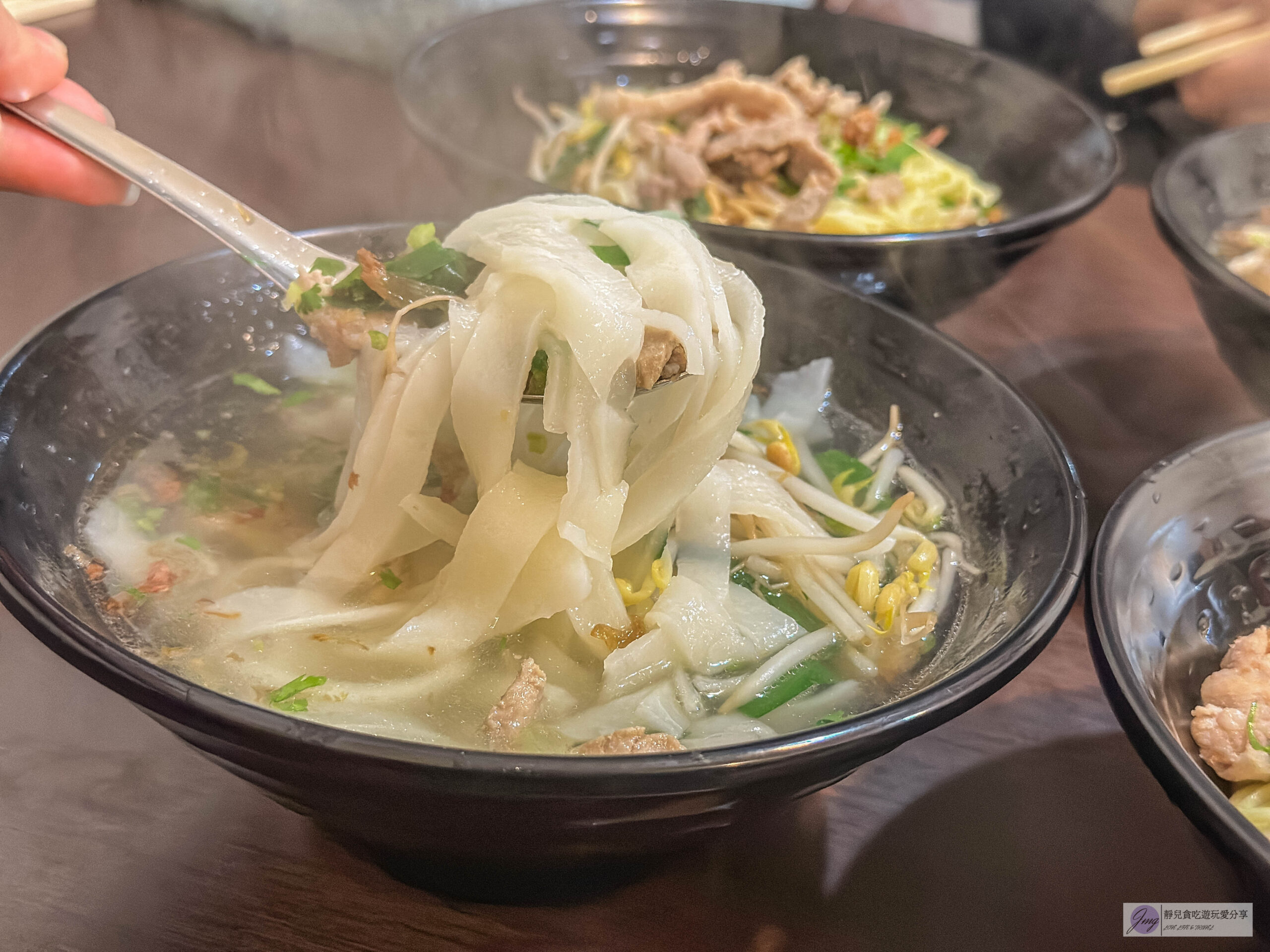 葉媽媽客家湯圓-在地人氣排隊店！家常客家小炒料理，湯粄條、炒山豬肉都不錯/內灣老街美食 @靜兒貪吃遊玩愛分享
