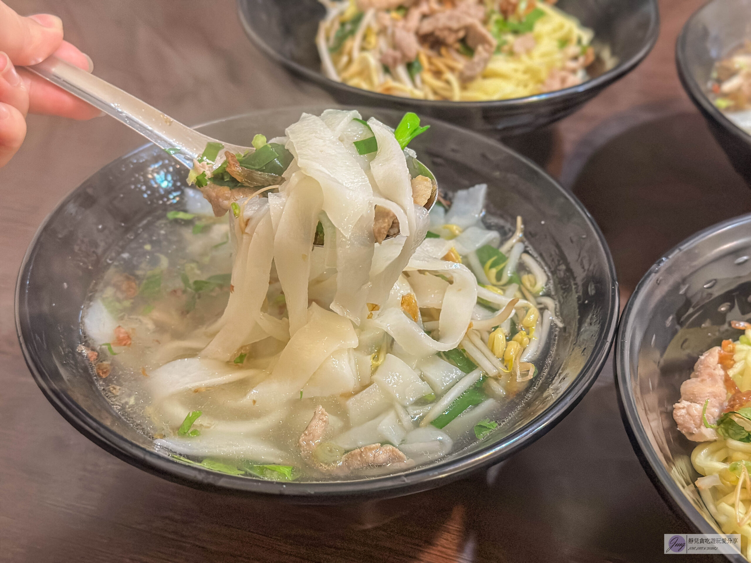 葉媽媽客家湯圓-在地人氣排隊店！家常客家小炒料理，湯粄條、炒山豬肉都不錯/內灣老街美食 @靜兒貪吃遊玩愛分享
