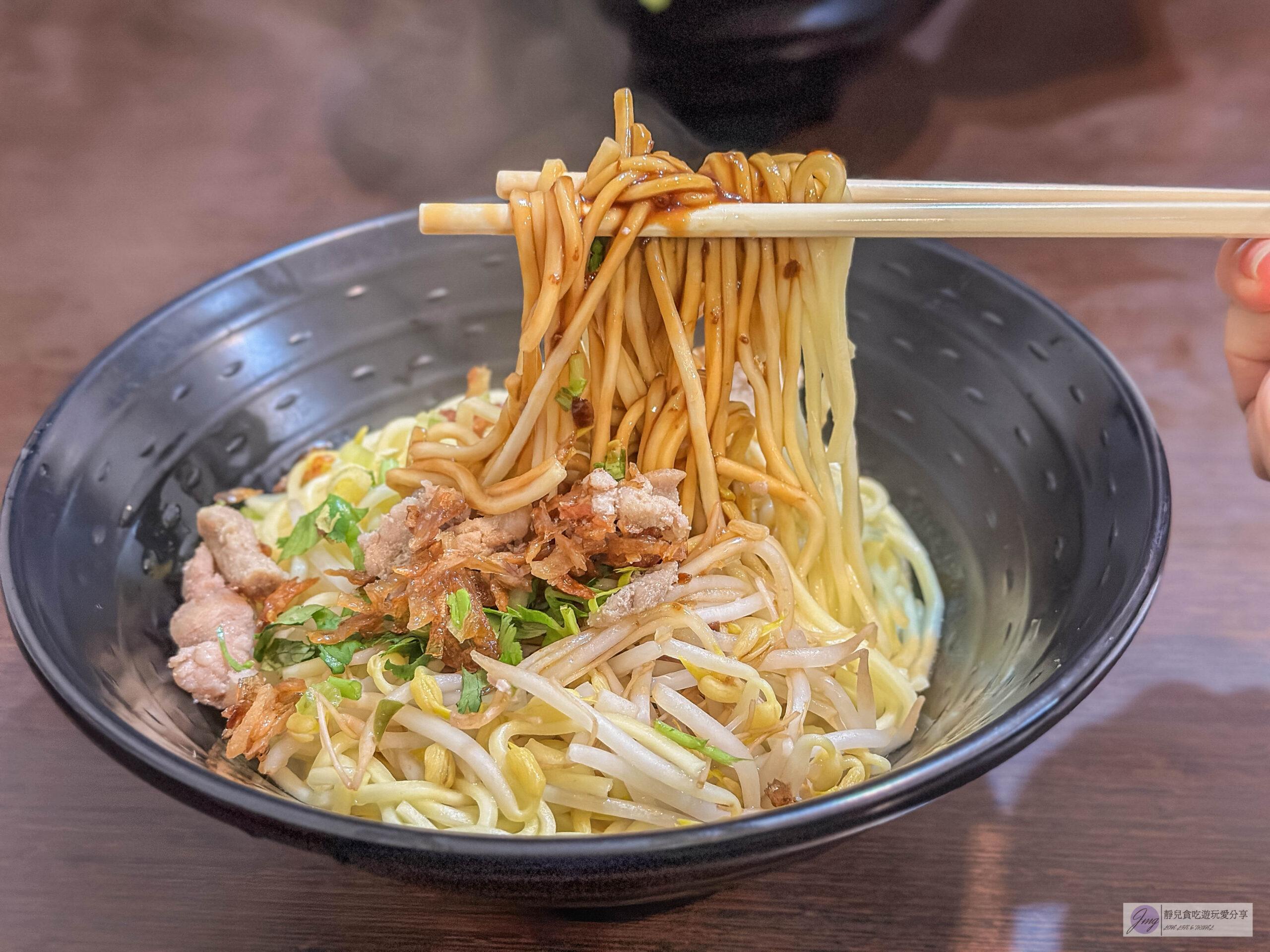 葉媽媽客家湯圓-在地人氣排隊店！家常客家小炒料理，湯粄條、炒山豬肉都不錯/內灣老街美食 @靜兒貪吃遊玩愛分享