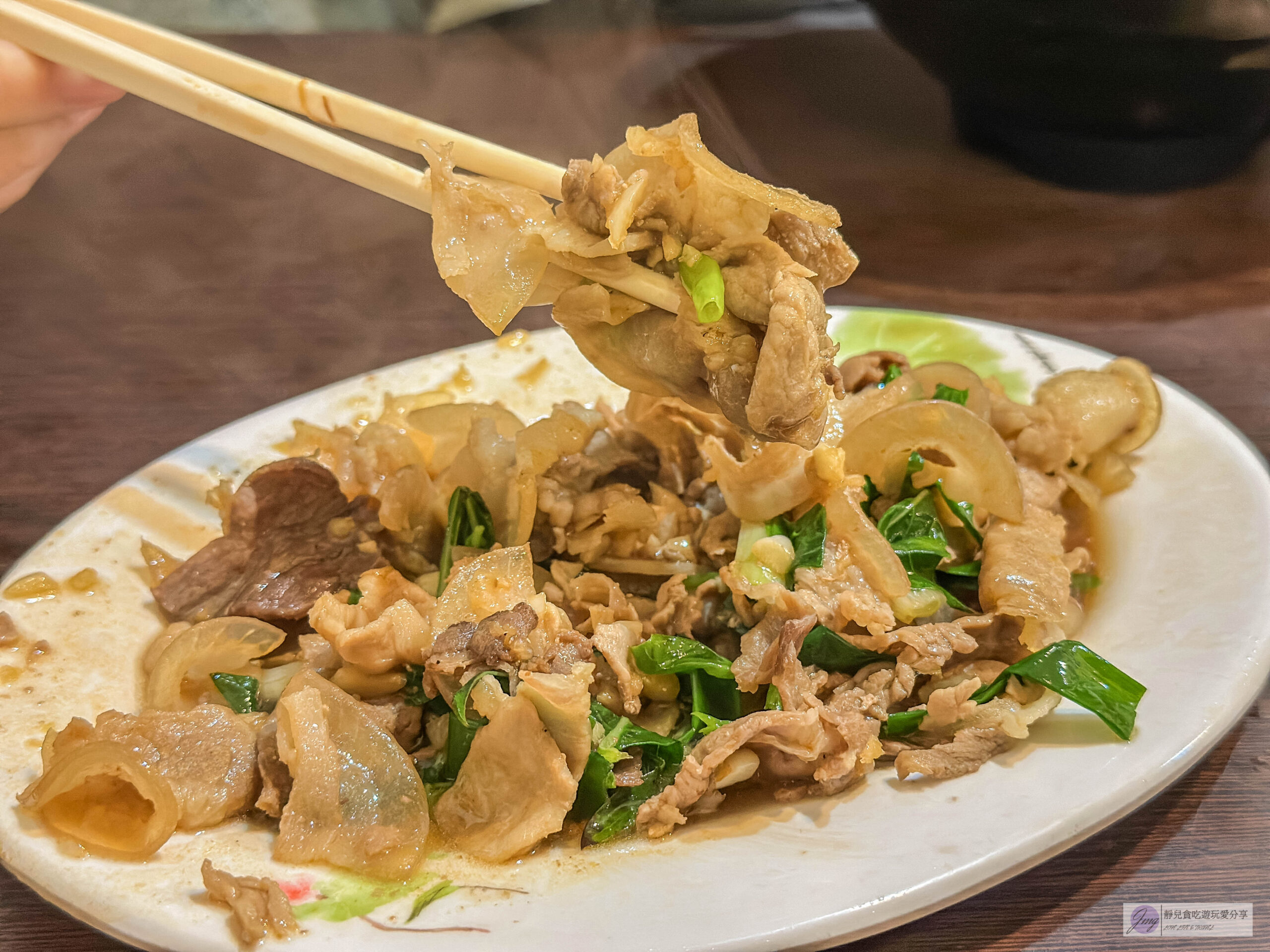 葉媽媽客家湯圓-在地人氣排隊店！家常客家小炒料理，湯粄條、炒山豬肉都不錯/內灣老街美食 @靜兒貪吃遊玩愛分享
