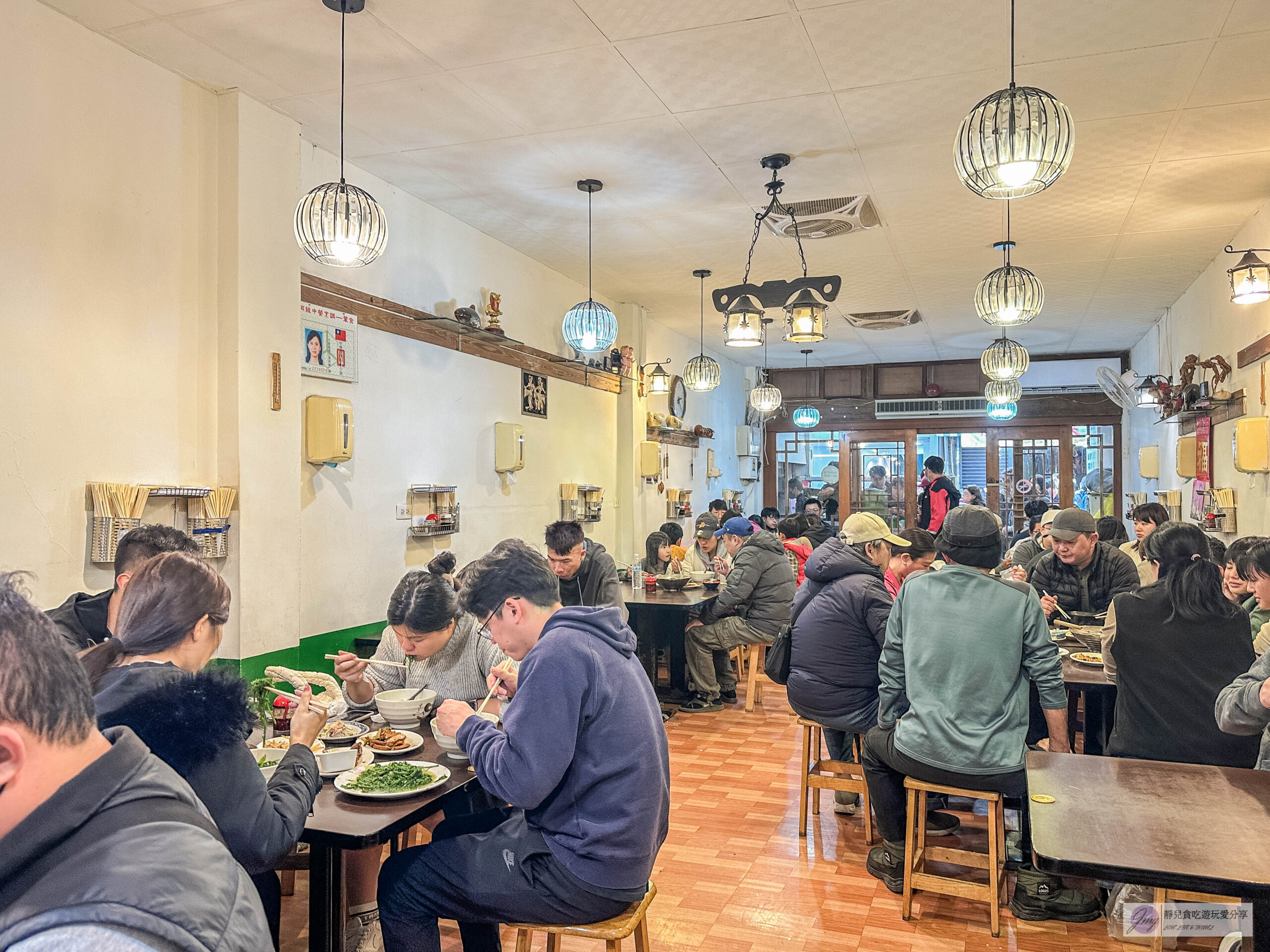 葉媽媽客家湯圓-在地人氣排隊店！家常客家小炒料理，湯粄條、炒山豬肉都不錯/內灣老街美食 @靜兒貪吃遊玩愛分享