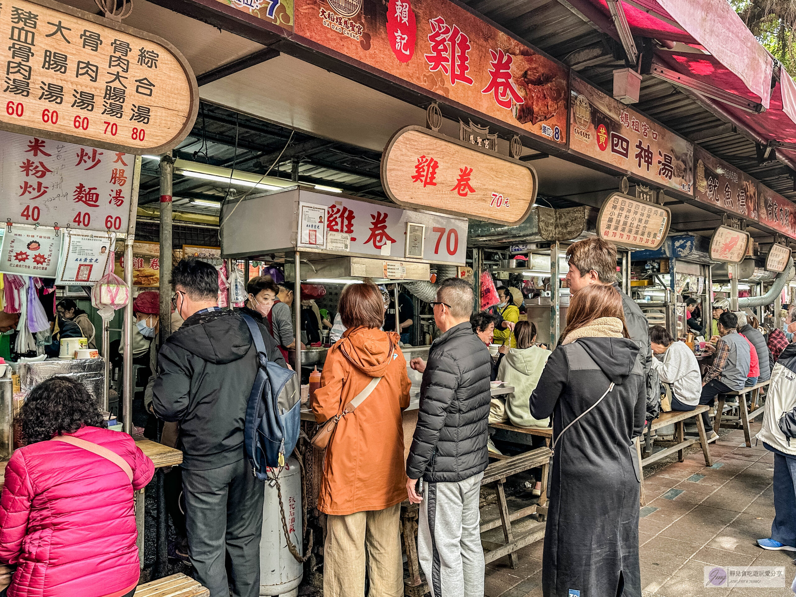 賴記雞卷-現卷現炸的排隊雞卷，韓綜「黑白大廚」白種元推薦小吃，一條只要70元/慈聖宮美食街 @靜兒貪吃遊玩愛分享