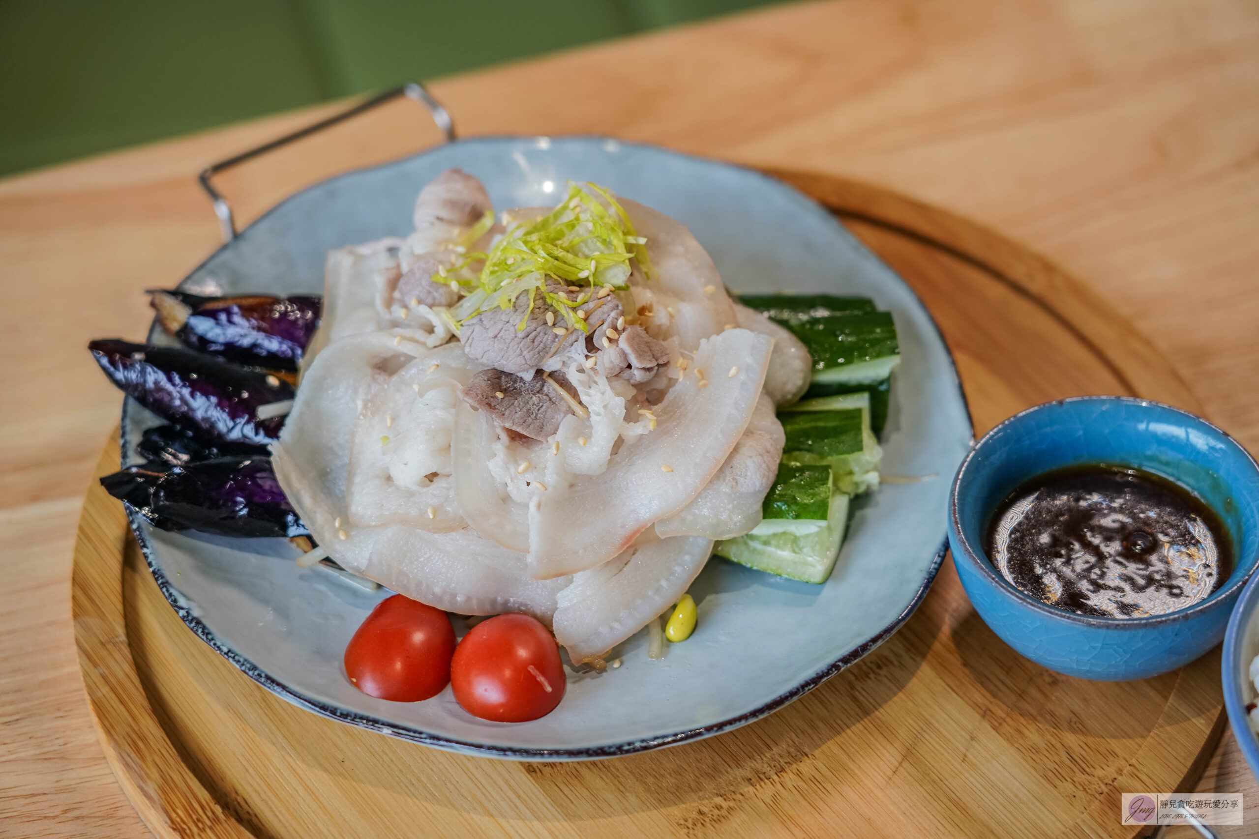 稻吃甘鷓-在地人氣客家創意料理！低調隱密平日用餐人潮依舊多，2人也能吃的客家精緻合菜，親子友善餐廳 @靜兒貪吃遊玩愛分享