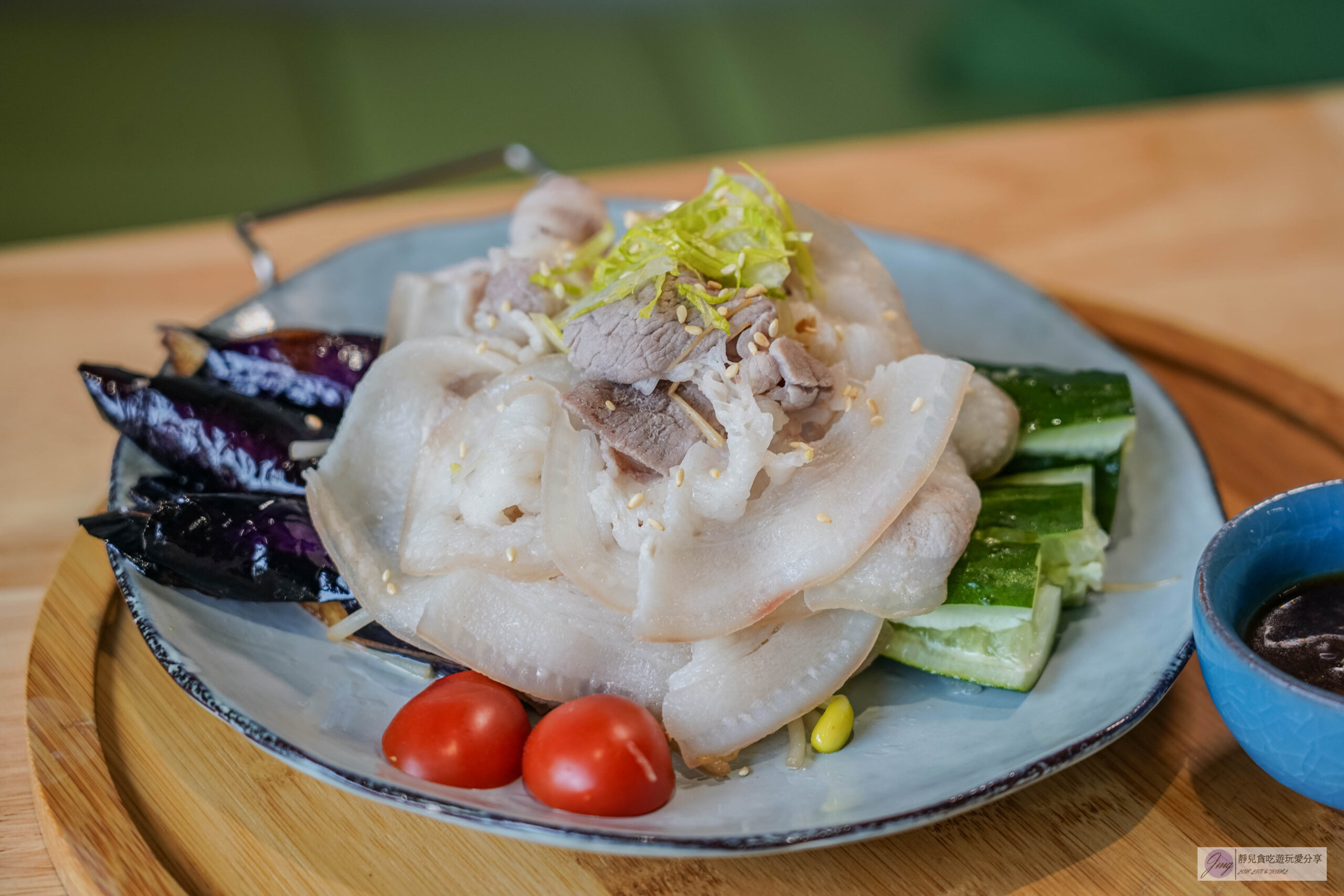 稻吃甘鷓-在地人氣客家創意料理！低調隱密平日用餐人潮依舊多，2人也能吃的客家精緻合菜，親子友善餐廳 @靜兒貪吃遊玩愛分享