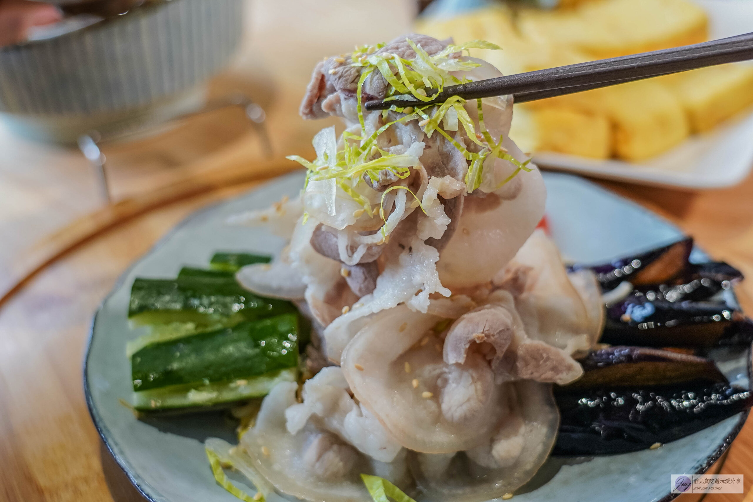 稻吃甘鷓-在地人氣客家創意料理！低調隱密平日用餐人潮依舊多，2人也能吃的客家精緻合菜，親子友善餐廳 @靜兒貪吃遊玩愛分享