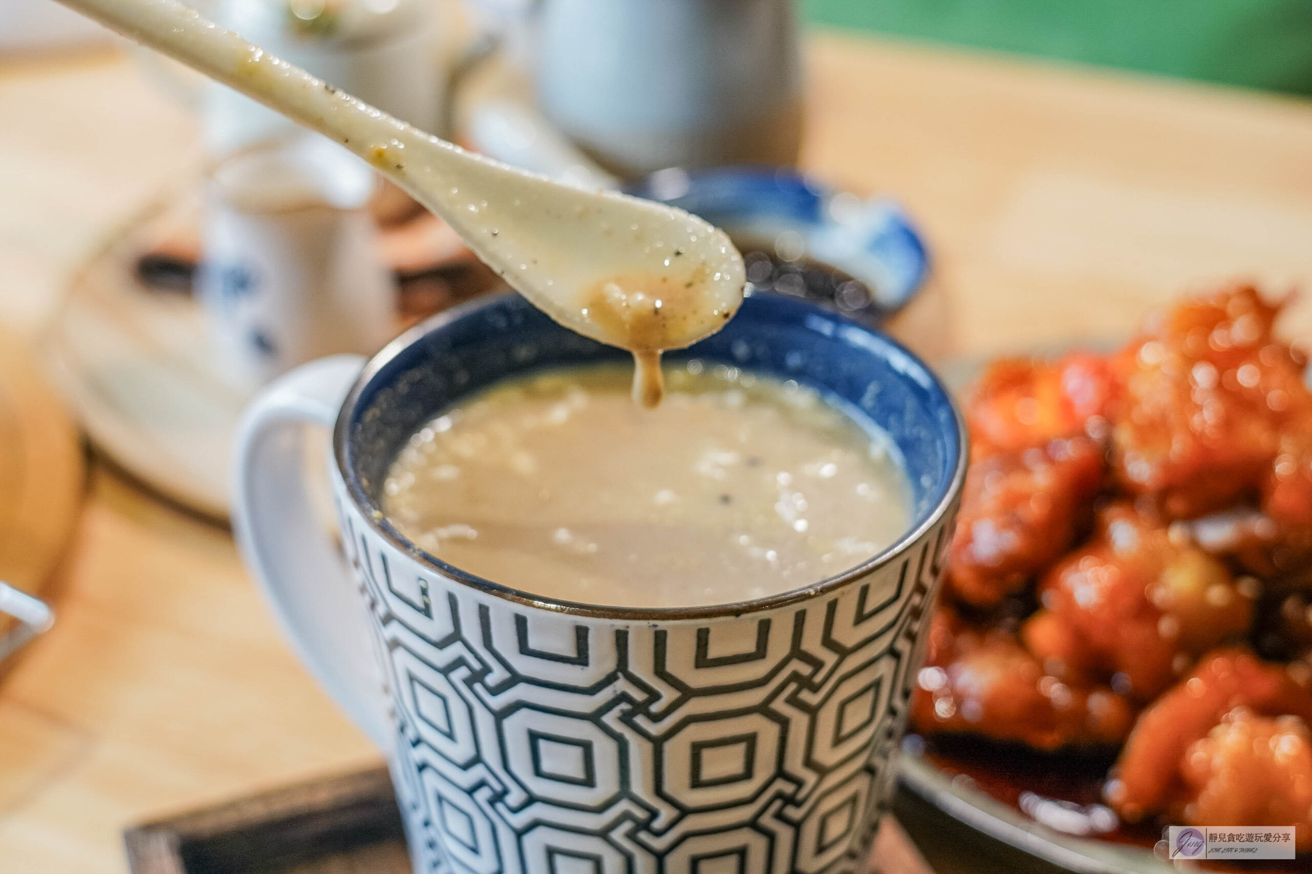 稻吃甘鷓-在地人氣客家創意料理！低調隱密平日用餐人潮依舊多，2人也能吃的客家精緻合菜，親子友善餐廳 @靜兒貪吃遊玩愛分享