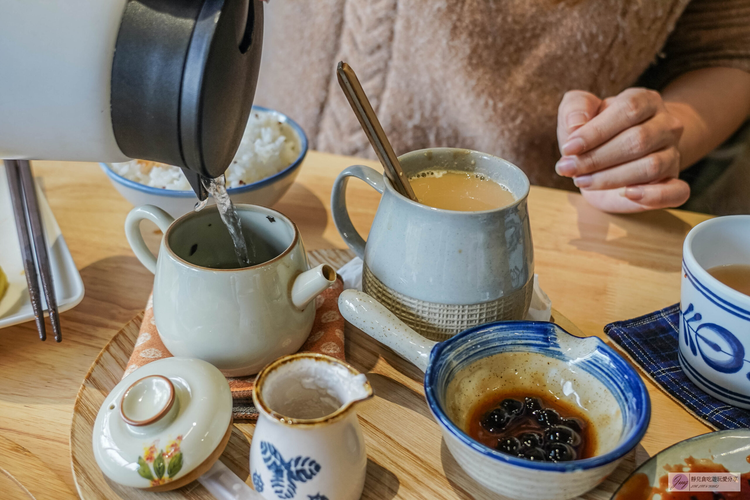 稻吃甘鷓-在地人氣客家創意料理！低調隱密平日用餐人潮依舊多，2人也能吃的客家精緻合菜，親子友善餐廳 @靜兒貪吃遊玩愛分享