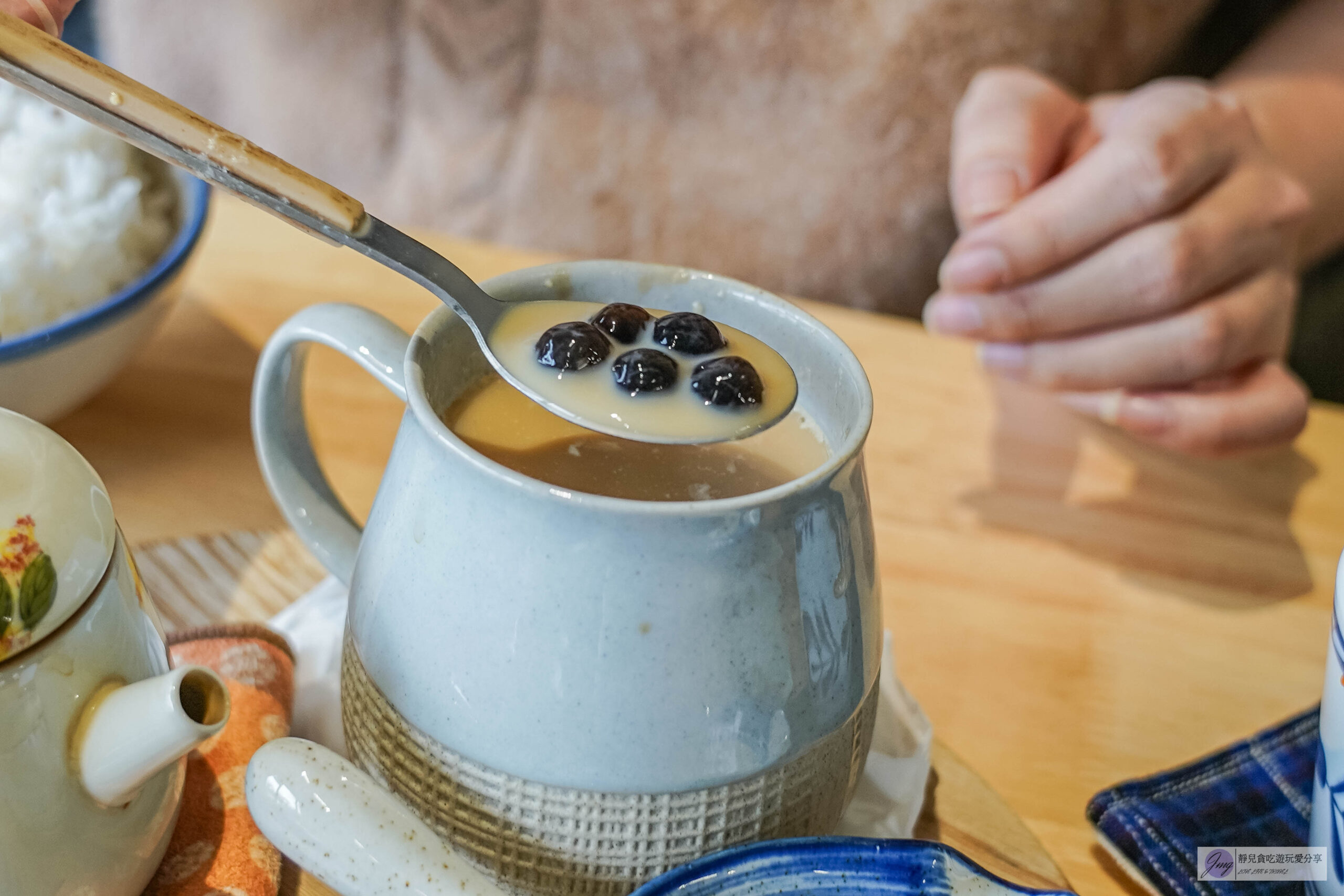 稻吃甘鷓-在地人氣客家創意料理！低調隱密平日用餐人潮依舊多，2人也能吃的客家精緻合菜，親子友善餐廳 @靜兒貪吃遊玩愛分享