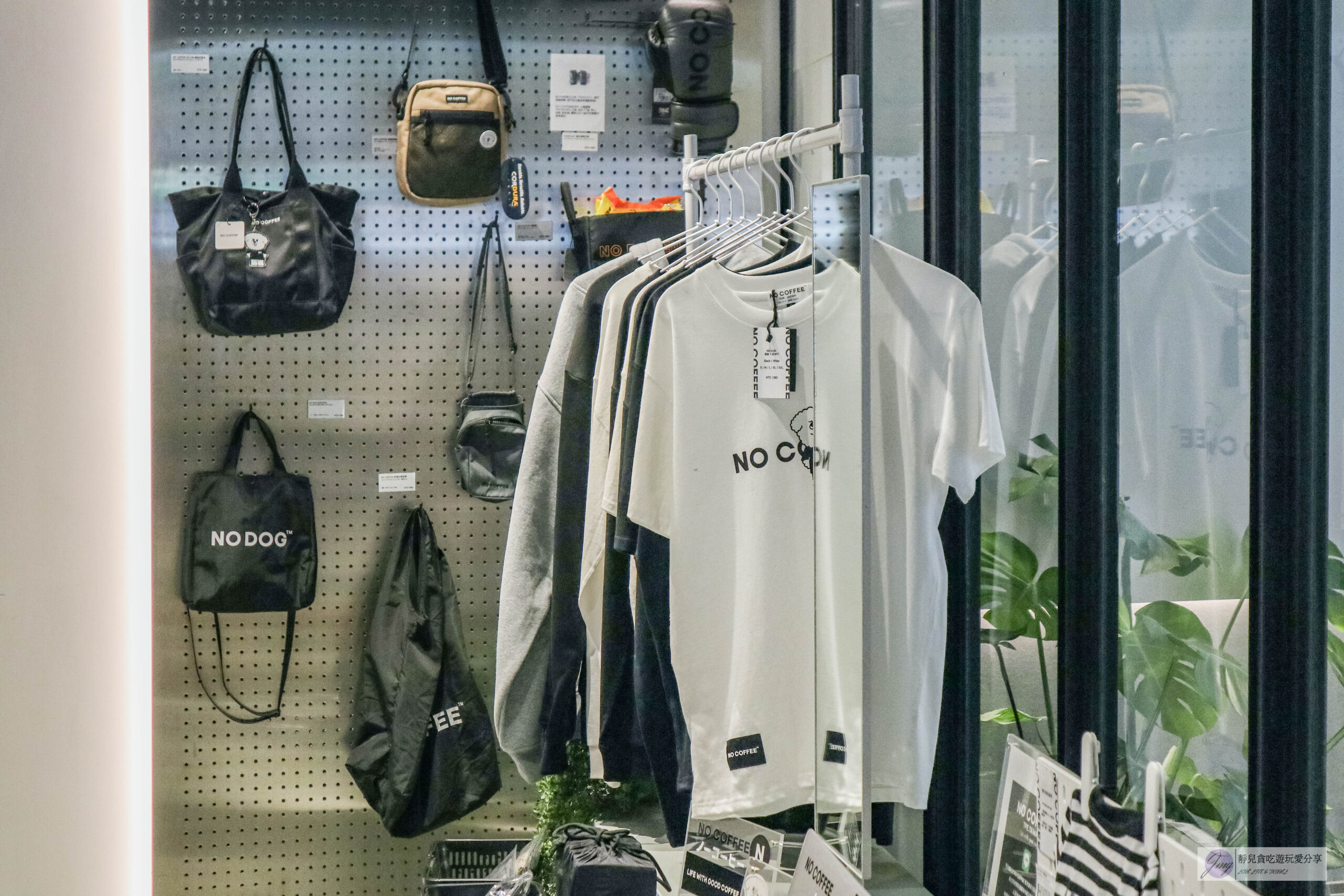 NO COFFEE 台北中山店-酥到掉渣的酥脆可頌，期間限定黑金的開心果可頌、奶蓋拿鐵/鄰近中山捷運站 @靜兒貪吃遊玩愛分享