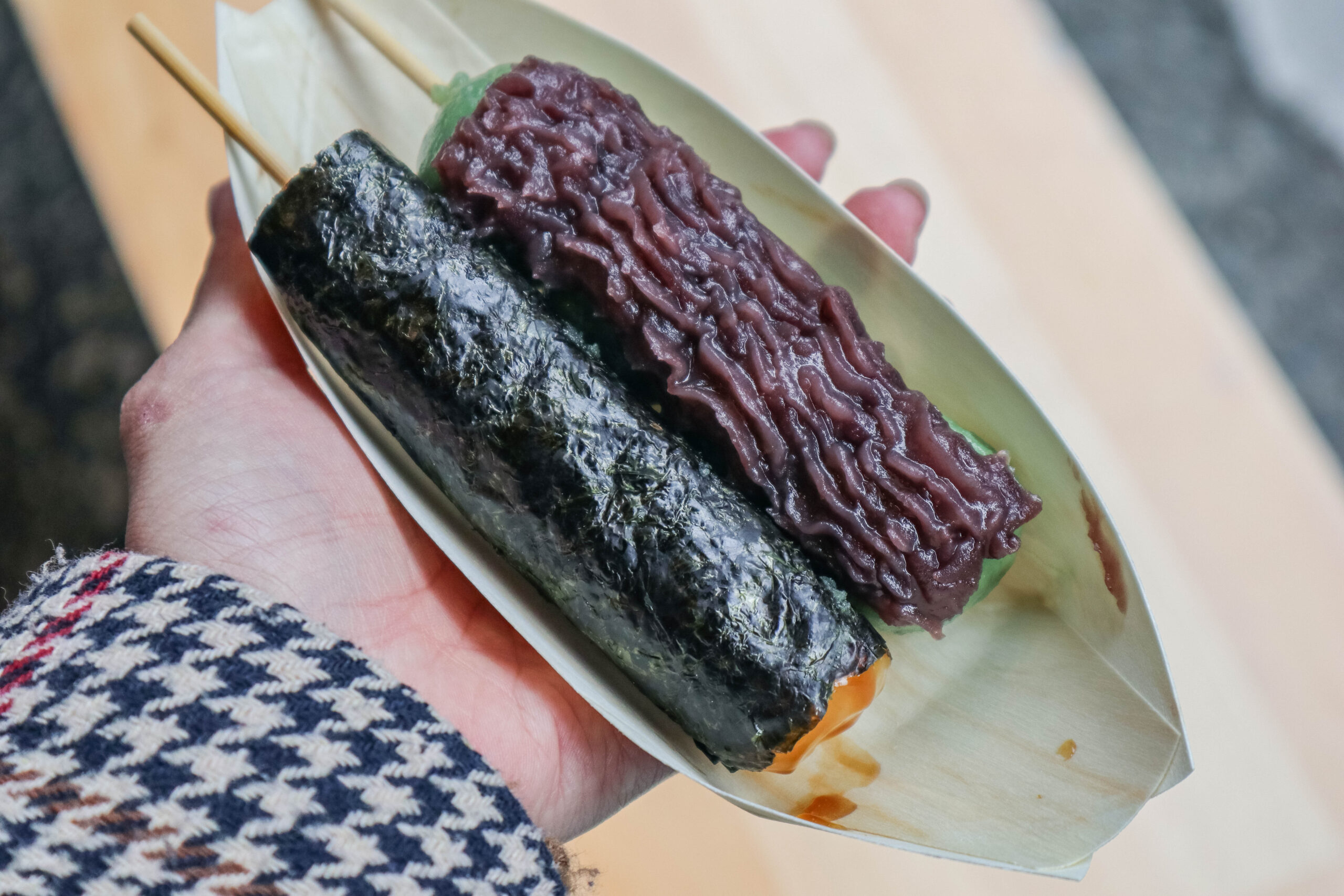 赤丸-日本銷量第一的日式醬油糰子!日本70年老店來台,多達6種口味的超人氣糰子點心/鄰近雙連捷運站 @靜兒貪吃遊玩愛分享 赤丸-日本銷量第一的日式醬油糰子!日本70年老店來台,多達6種口味的超人氣糰子點心/鄰近雙連捷運站 @靜兒貪吃遊玩愛分享