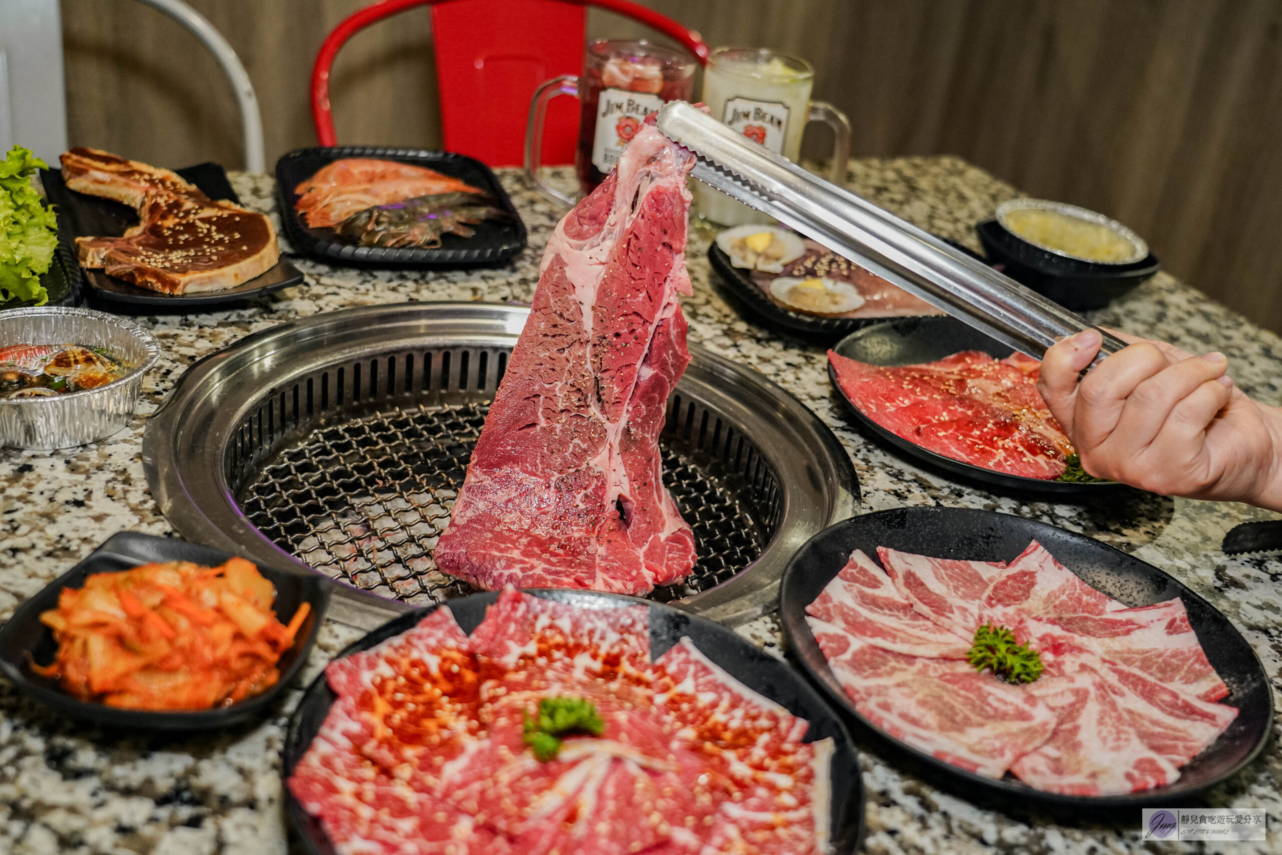 Oh ! Yaki 精緻燒肉吃到飽中壢店-599燒肉吃到飽！多達80道食材可選，超厚實牛排，搭配生菜泡菜起司DIY三種吃法/鄰近中壢中正公園 @靜兒貪吃遊玩愛分享