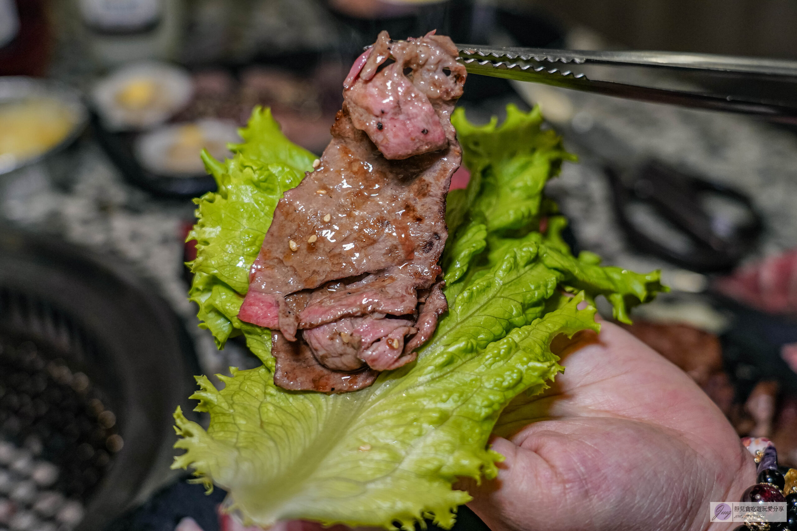 Oh ! Yaki 精緻燒肉吃到飽中壢店-599燒肉吃到飽！多達80道食材可選，超厚實牛排，搭配生菜泡菜起司DIY三種吃法/鄰近中壢中正公園 @靜兒貪吃遊玩愛分享