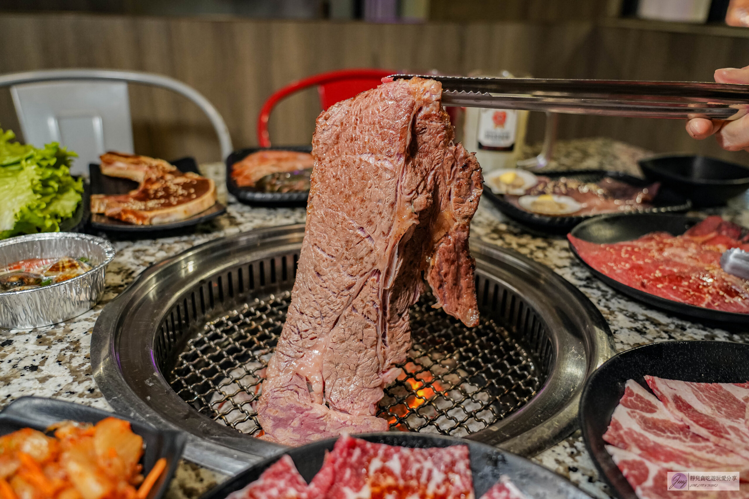 Oh ! Yaki 精緻燒肉吃到飽中壢店-599燒肉吃到飽！多達80道食材可選，超厚實牛排，搭配生菜泡菜起司DIY三種吃法/鄰近中壢中正公園 @靜兒貪吃遊玩愛分享