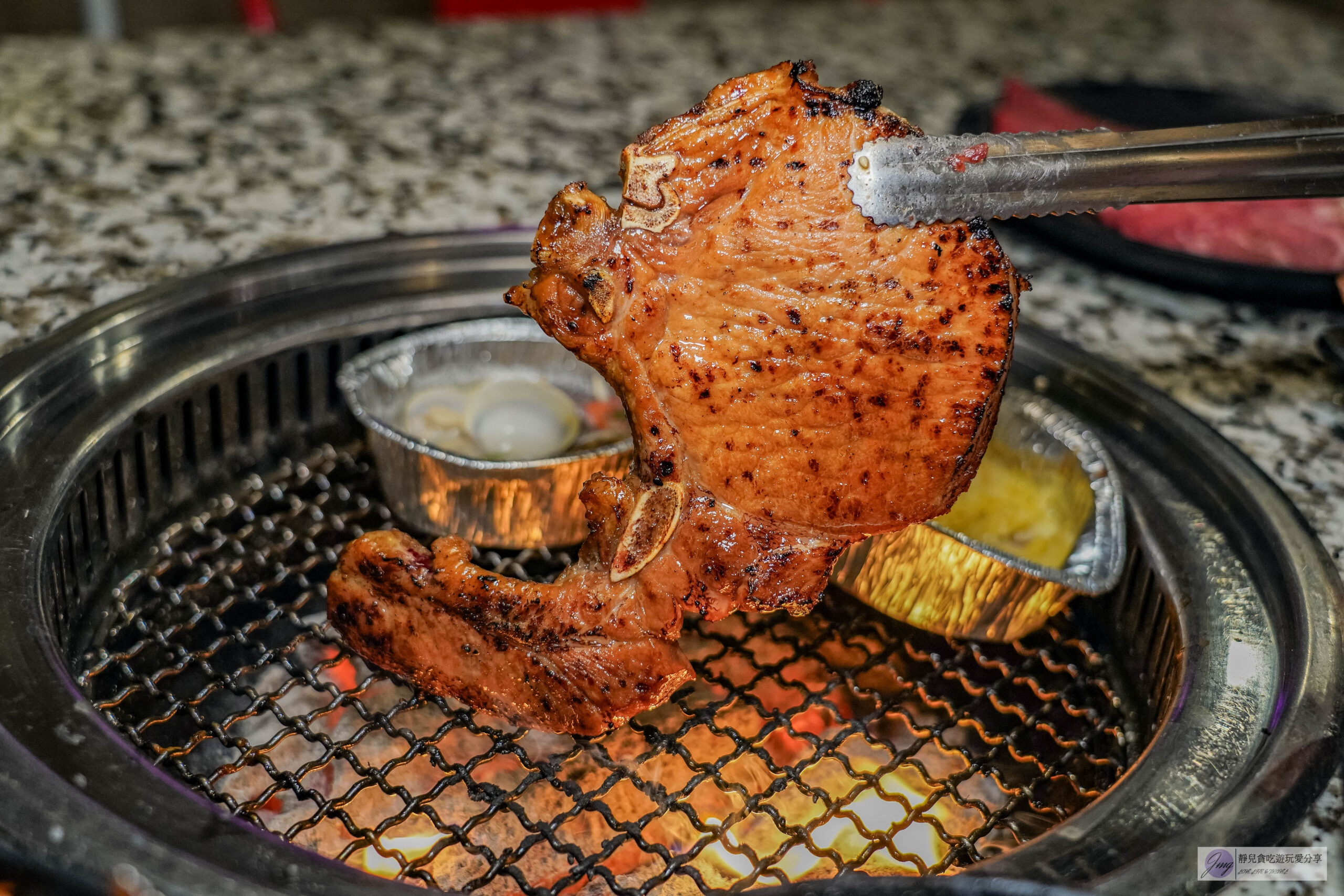 Oh ! Yaki 精緻燒肉吃到飽中壢店-599燒肉吃到飽！多達80道食材可選，超厚實牛排，搭配生菜泡菜起司DIY三種吃法/鄰近中壢中正公園 @靜兒貪吃遊玩愛分享