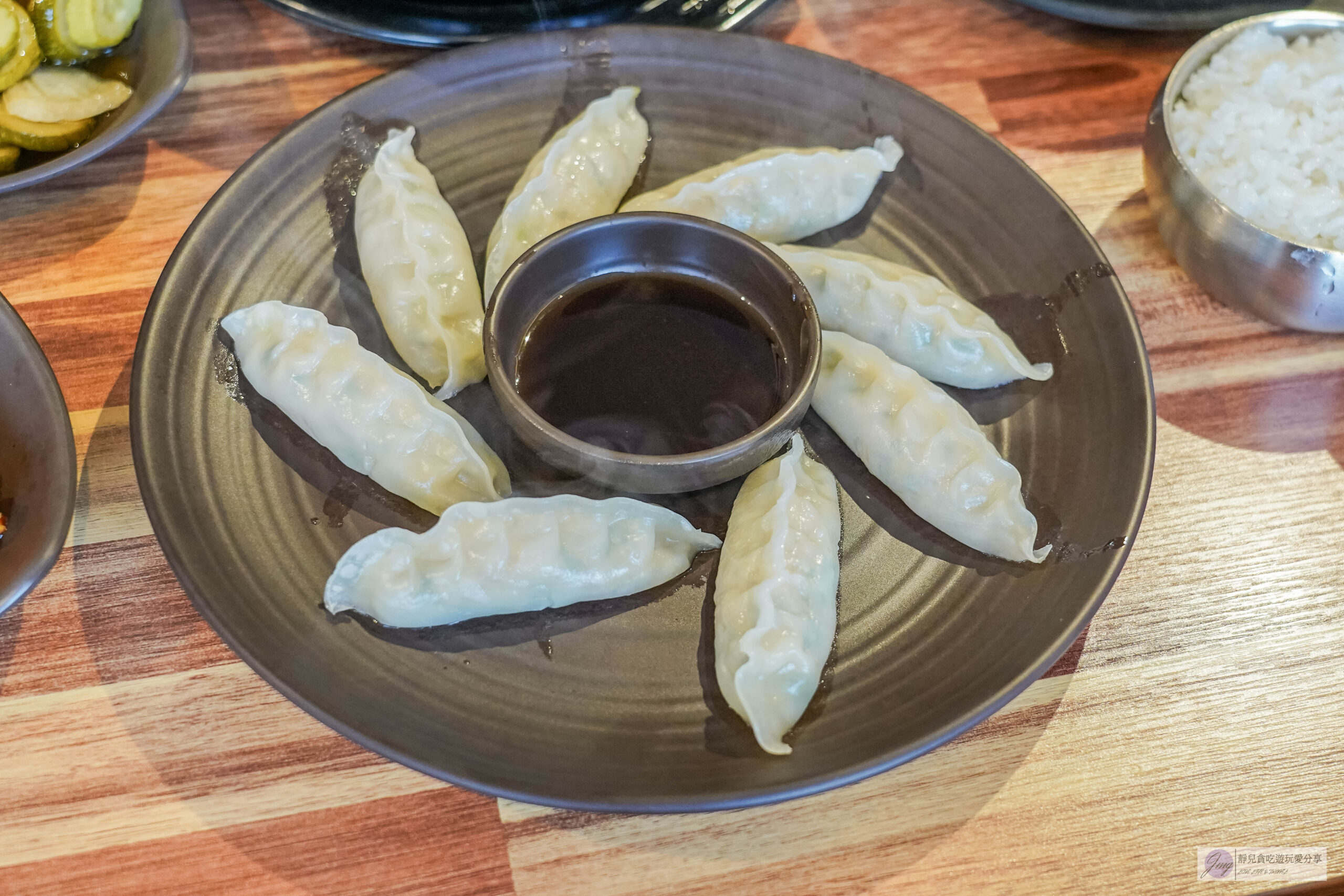 韓國首爾-3일한우국밥-24小時營業的韓牛湯飯!熬煮3日的牛骨湯底,紅燒辣排骨超入味/鄰近弘大站 @靜兒貪吃遊玩愛分享 韓國首爾-3일한우국밥-24小時營業的韓牛湯飯!熬煮3日的牛骨湯底,紅燒辣排骨超入味/鄰近弘大站 @靜兒貪吃遊玩愛分享