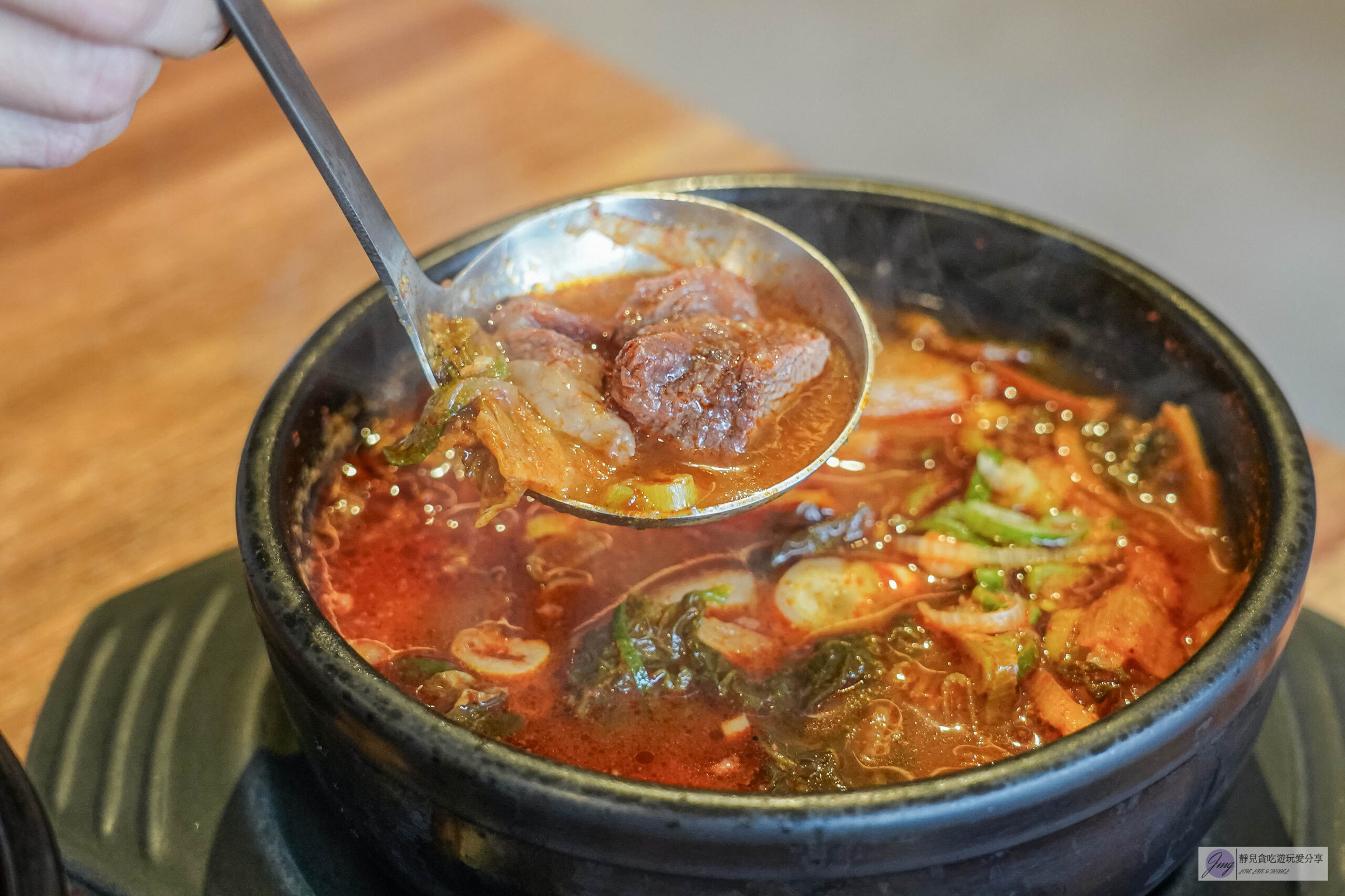 韓國首爾-3일한우국밥-24小時營業的韓牛湯飯!熬煮3日的牛骨湯底,紅燒辣排骨超入味/鄰近弘大站 @靜兒貪吃遊玩愛分享 韓國首爾-3일한우국밥-24小時營業的韓牛湯飯!熬煮3日的牛骨湯底,紅燒辣排骨超入味/鄰近弘大站 @靜兒貪吃遊玩愛分享