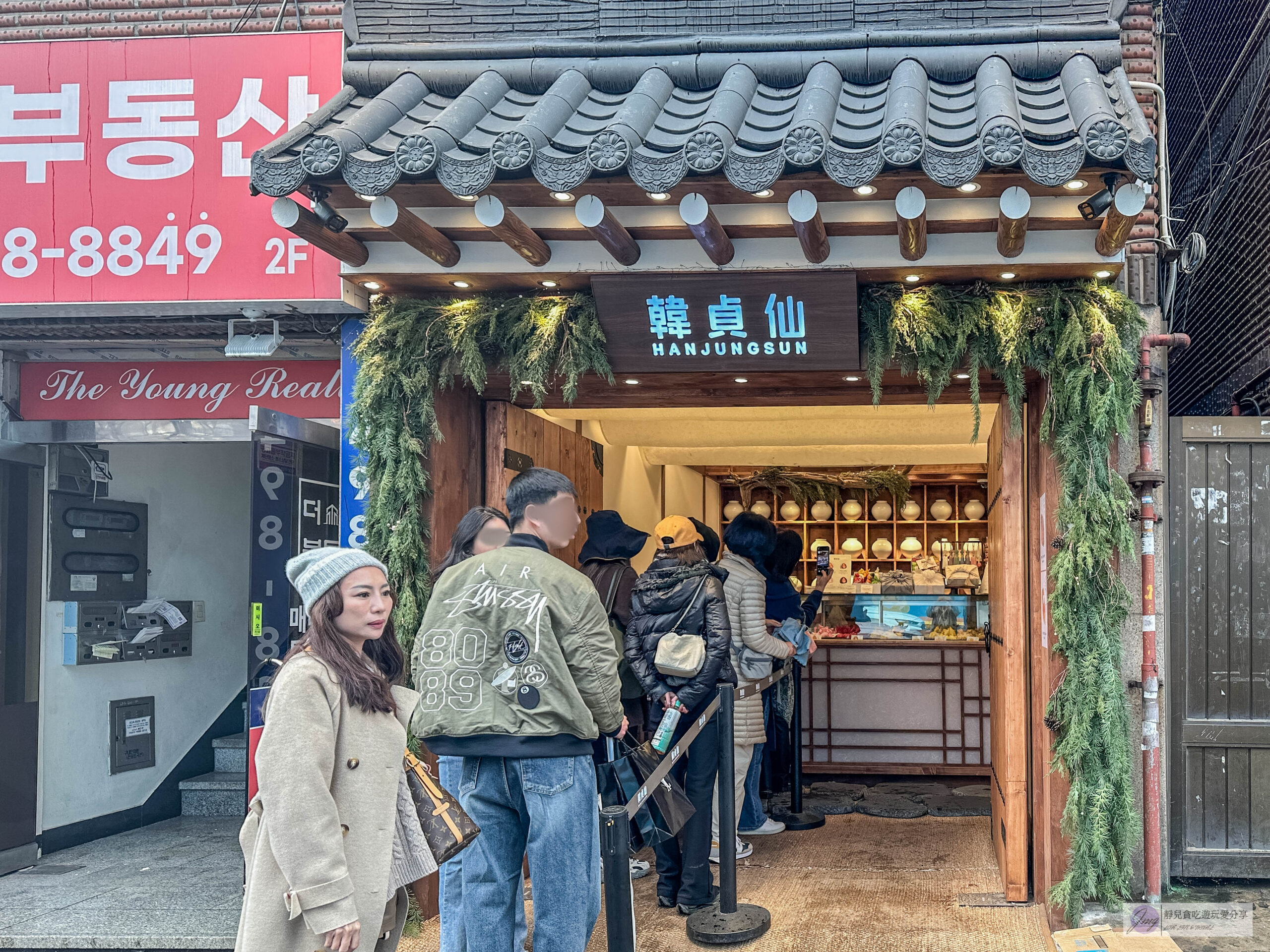 韓國首爾-韓貞仙 聖水總店-草莓控的最愛！多達9種口味，人氣排隊新鮮水果草莓大福 @靜兒貪吃遊玩愛分享