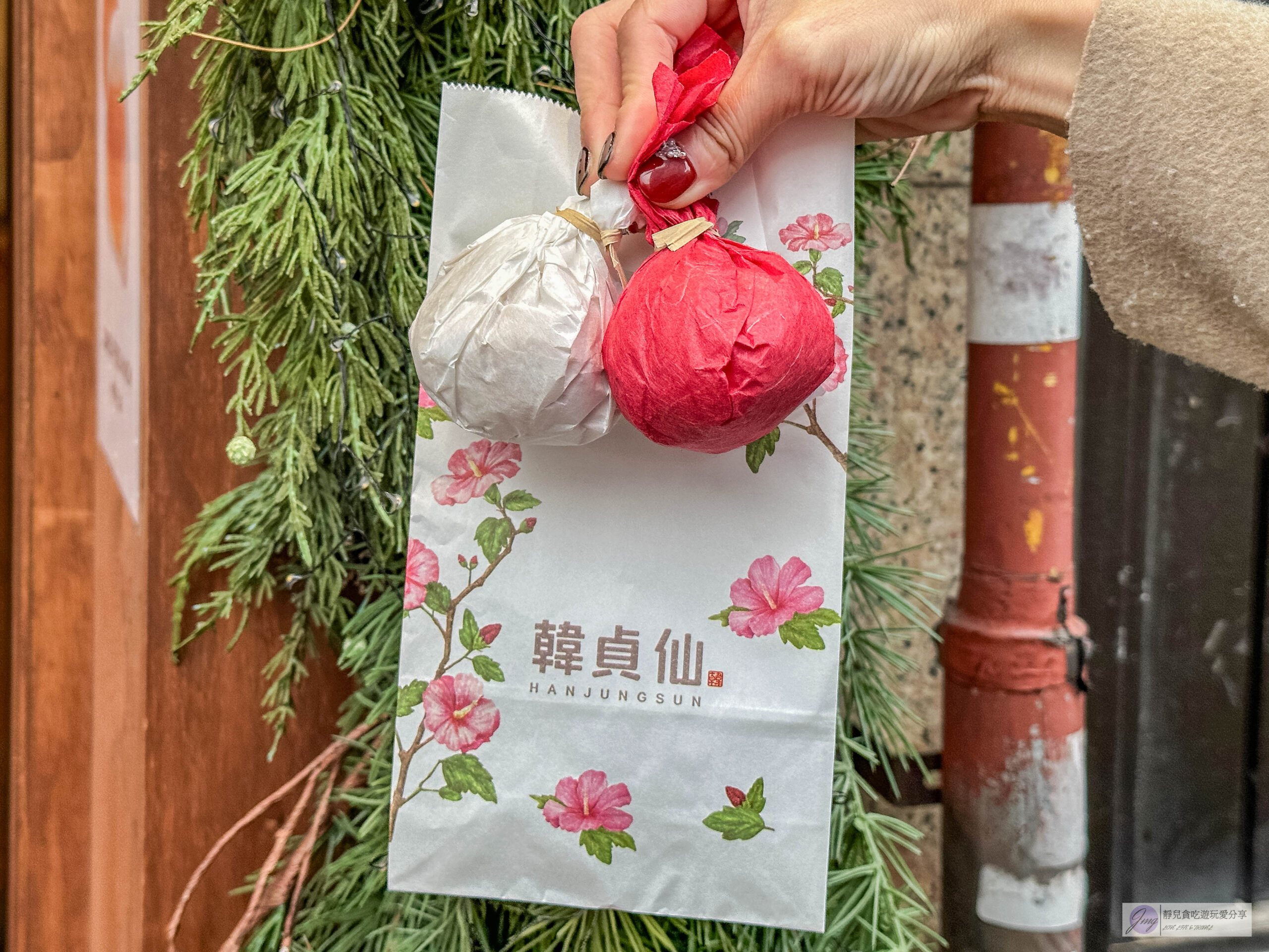 韓國首爾-韓貞仙 聖水總店-草莓控的最愛！多達9種口味，人氣排隊新鮮水果草莓大福 @靜兒貪吃遊玩愛分享