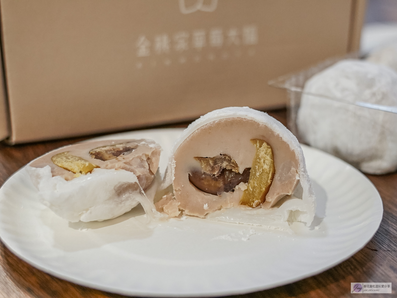 金桃家草莓大福2号店-在地人氣日式大福！皮薄餡多不預訂吃不到草莓大福，芋頭控必點，栗子芋頭口味超推/鄰近神農老街 @靜兒貪吃遊玩愛分享