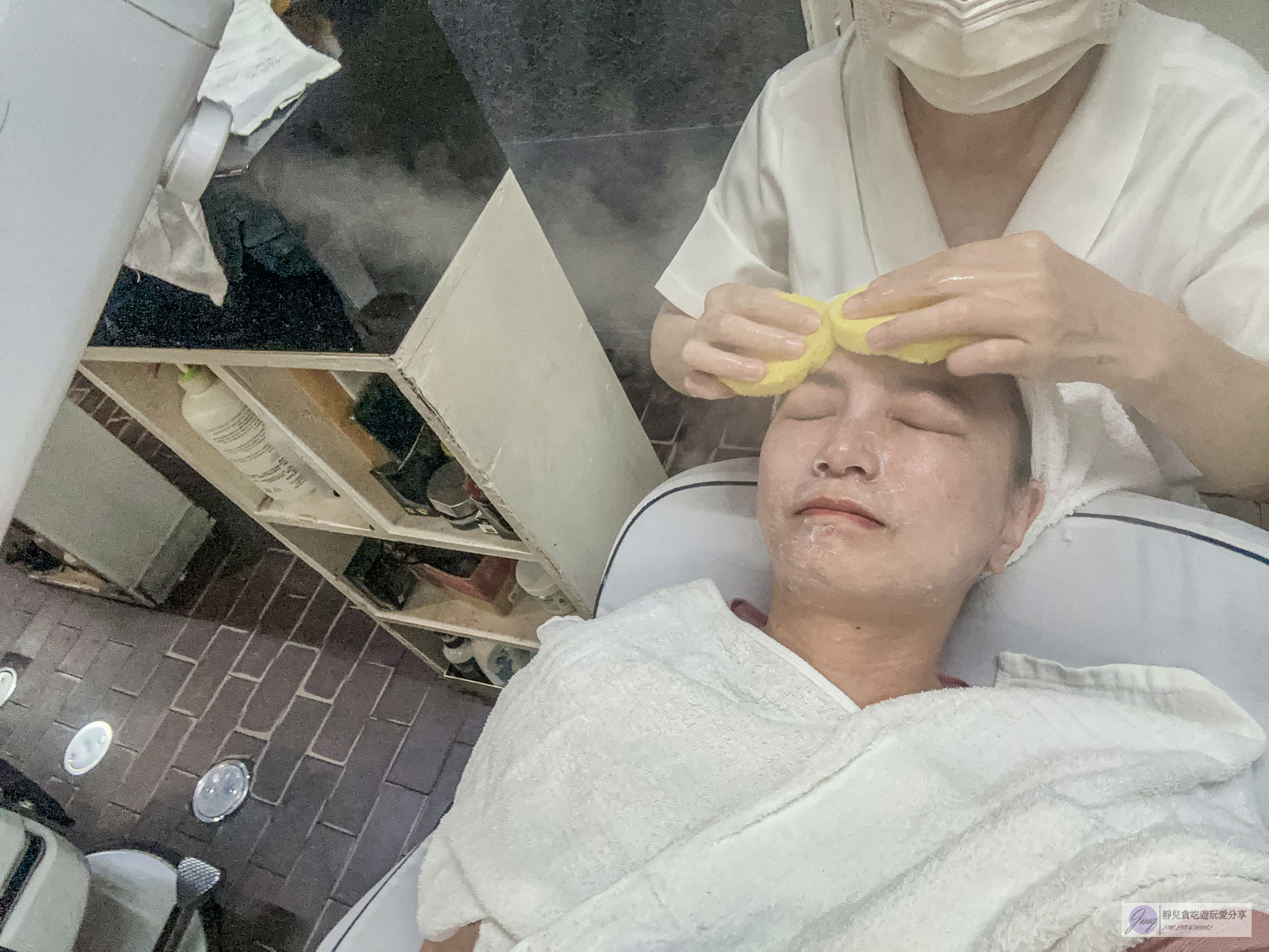 東來高級理髮廳-在地45年老派理髮廳！台式傳統做臉洗髮一條龍服務，40年老手藝美容師，不預約很難有位/鄰近台南火車站 @靜兒貪吃遊玩愛分享