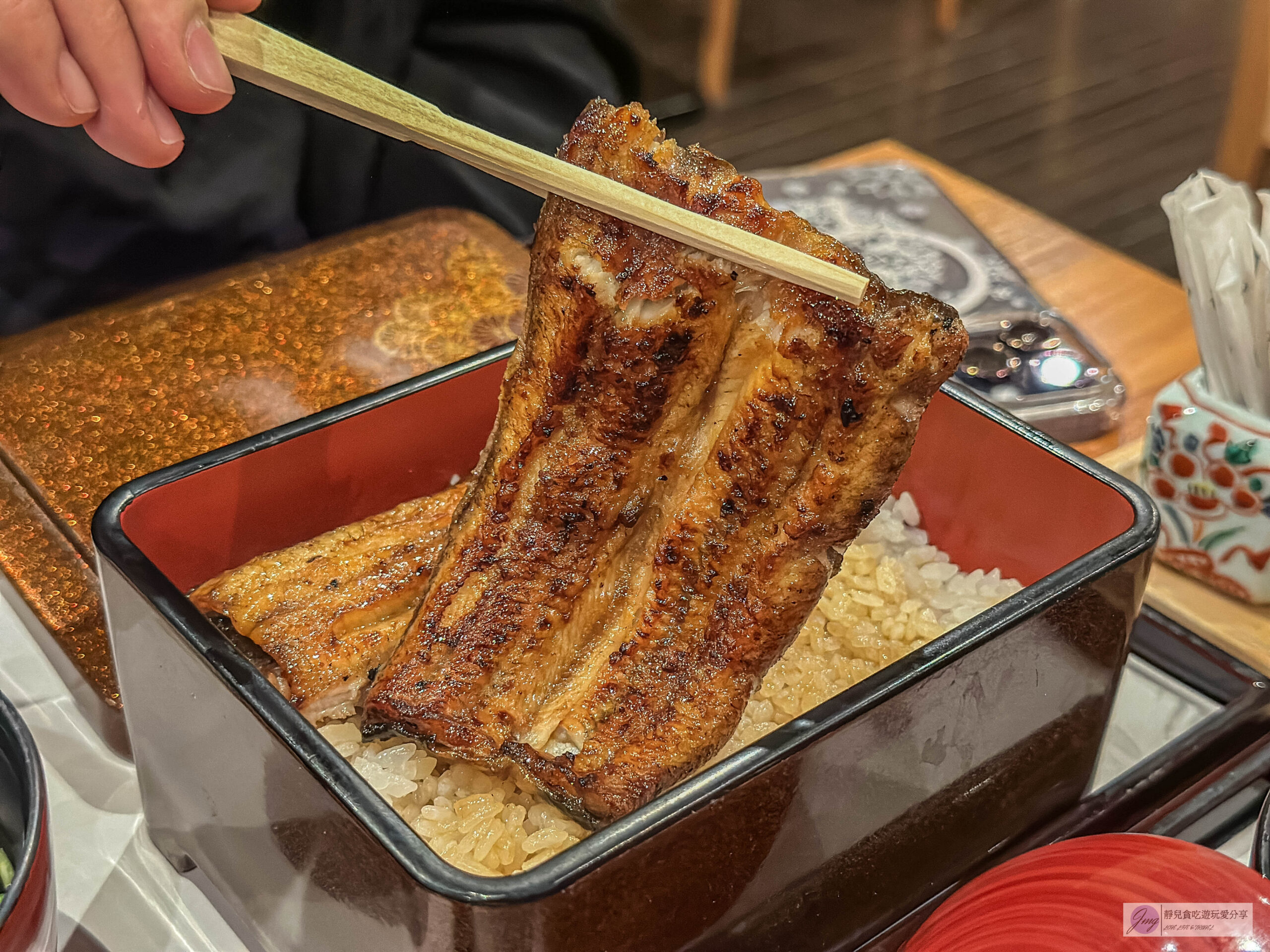 うなぎ 小椋 道後店-傳統醬汁烹製！炭火直烤鰻魚飯、蔬果醬汁醃漬的牛肉蓋飯/道後商店街 @靜兒貪吃遊玩愛分享