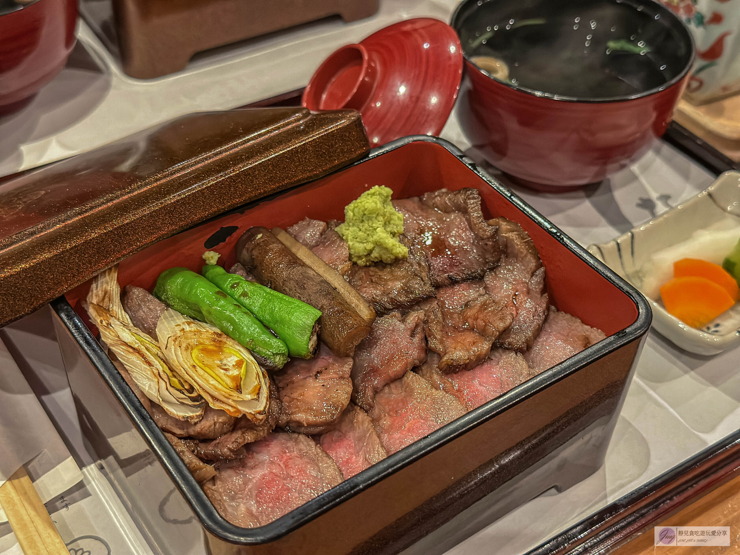 うなぎ 小椋 道後店-傳統醬汁烹製！炭火直烤鰻魚飯、蔬果醬汁醃漬的牛肉蓋飯/道後商店街 @靜兒貪吃遊玩愛分享