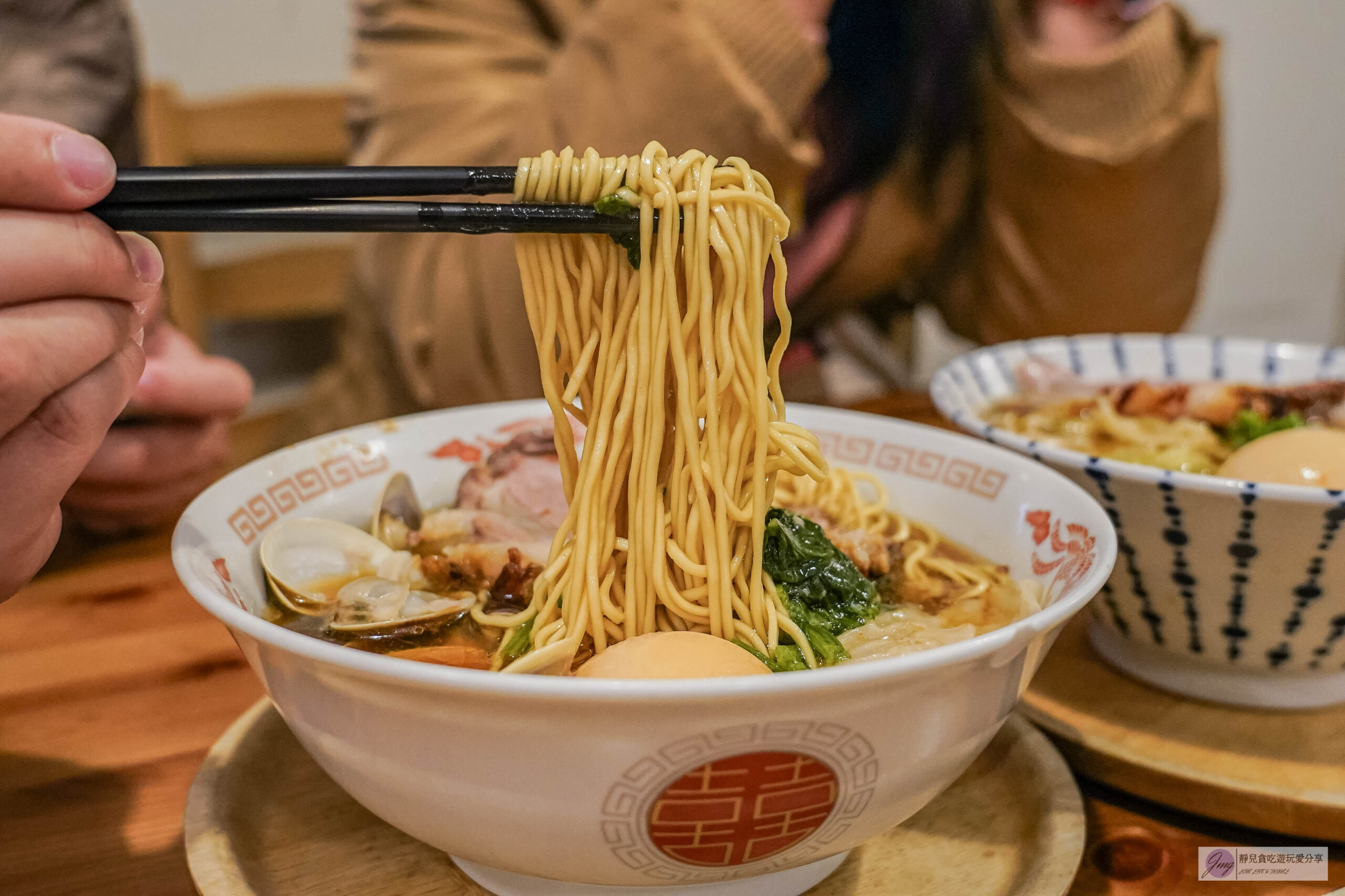 あお．実家和食処-一週只賣4天！早起才吃得到，不到2小時就完售，超濃郁的烤蝦頭濃海老拉麵，在地人氣拉麵推薦/鄰近大檜溪公園 @靜兒貪吃遊玩愛分享
