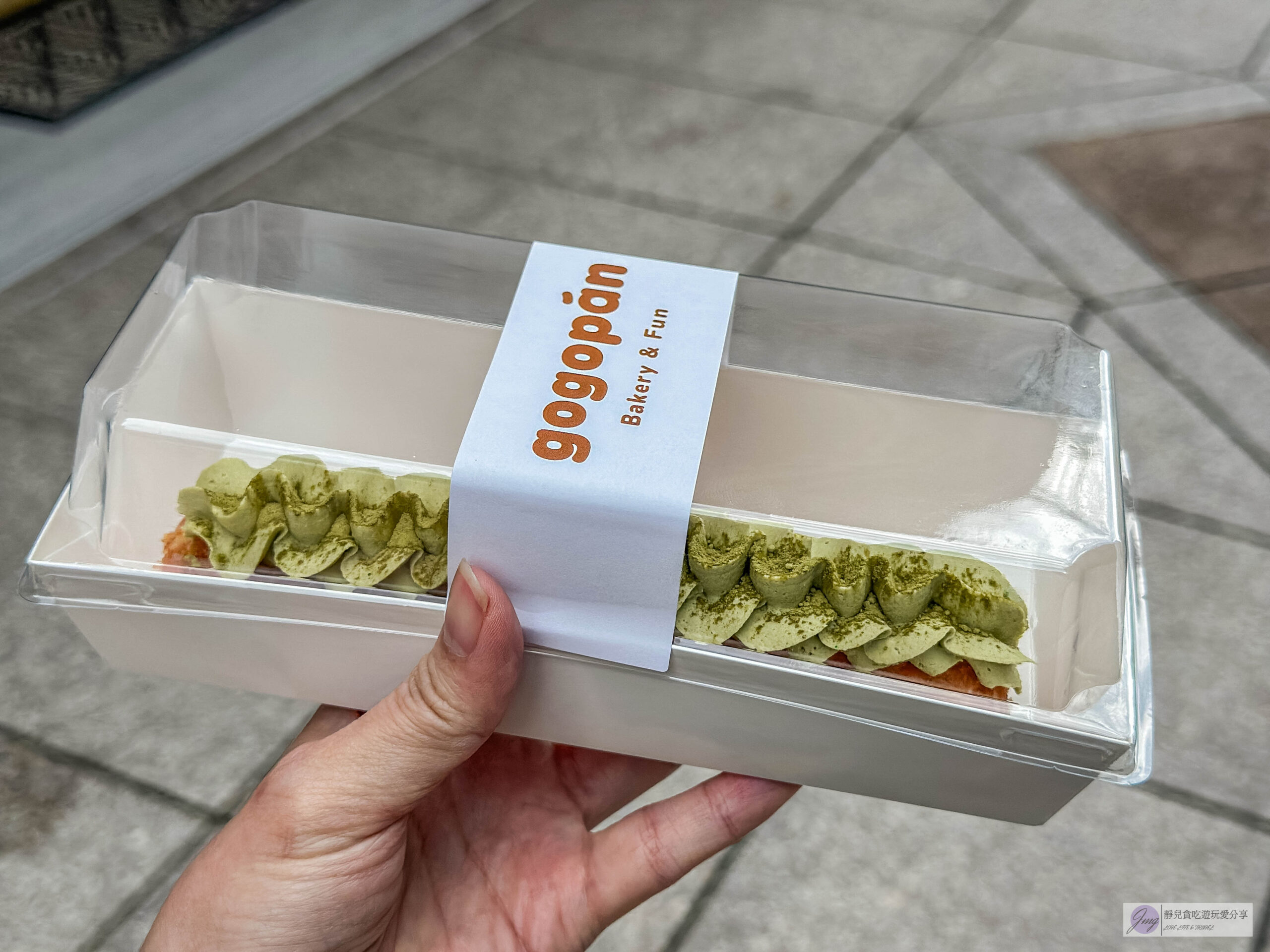 元氣麵包社gogopan-台中有名的韓系麵包店！每日現烤可頌捲心酥4顆100元，脆皮千層吐司、扁可頌、牛奶棒推薦/中路特區美食 @靜兒貪吃遊玩愛分享