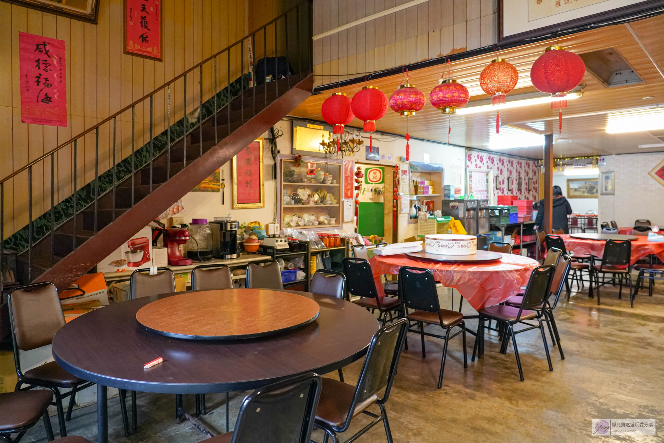 有雞料理-隱藏在深山裡！預約制，在地17年老舊鐵皮飼料廠裡的傳統台式料理，份量超大的放山土雞、浮誇鋼盆的芋頭米粉湯 @靜兒貪吃遊玩愛分享