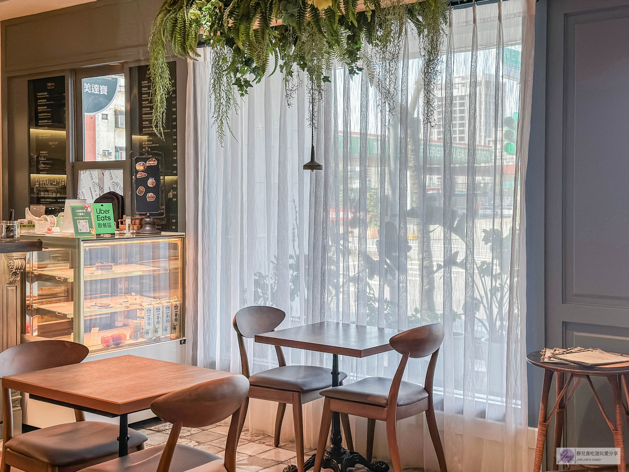 888 Cafe’-隱藏在辦公大樓下！清新鄉村文青風格咖啡廳，200元樂活輕食早午餐/鄰近桃園交流道 @靜兒貪吃遊玩愛分享