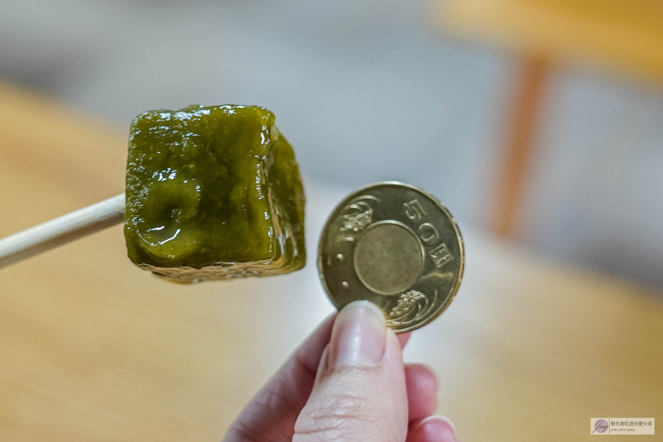 仙草丘-手作濃郁仙草凍，茶圓芋圓比50元硬幣還大顆，口感扎實Q彈/新永和市場內 @靜兒貪吃遊玩愛分享