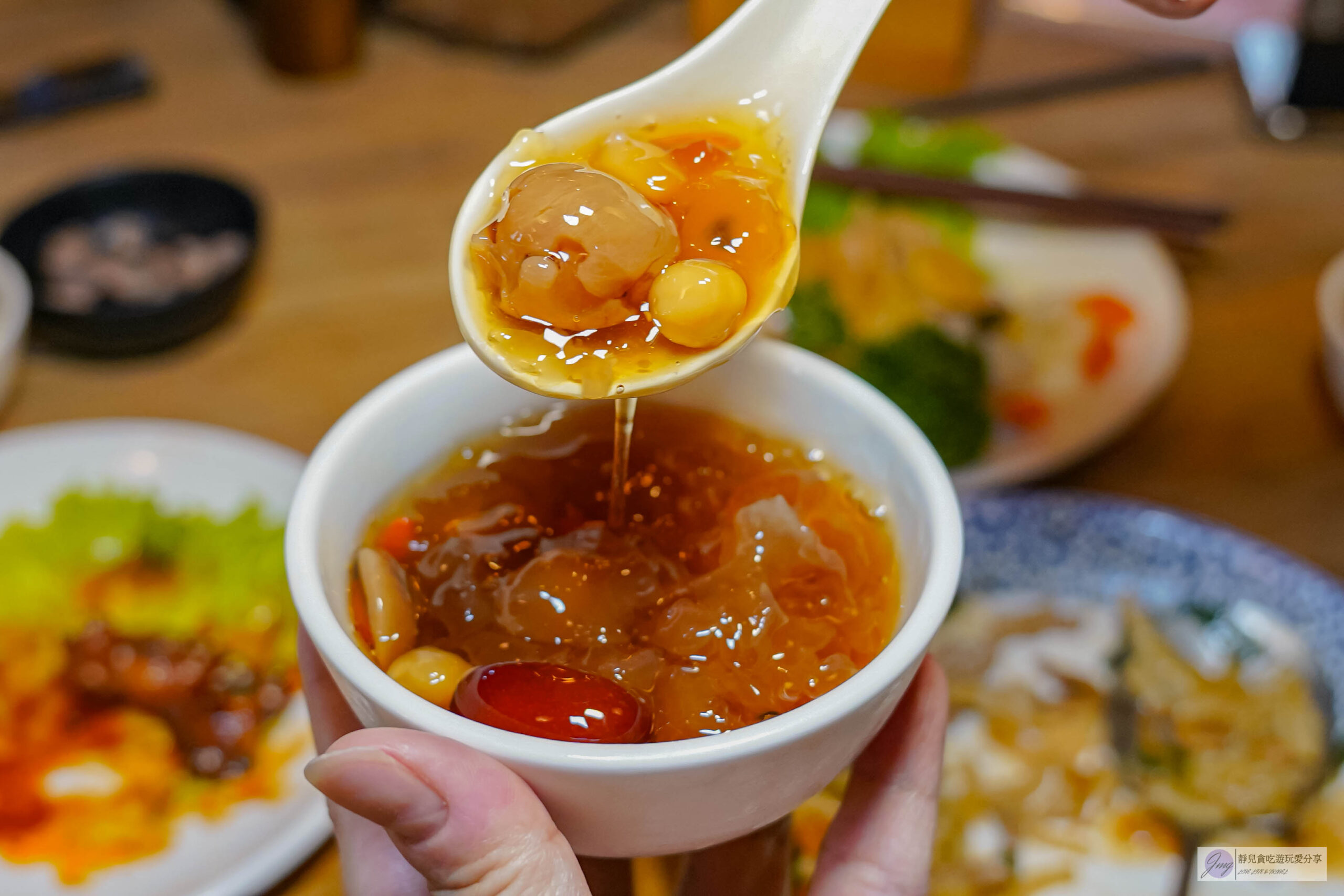 新梅龍鎮-在地30年老店!彷彿穿越武俠老客棧,傳統懷舊台式客家菜料理,白斬奄雞、豆酥鱈魚推薦/鄰近新永和市場 @靜兒貪吃遊玩愛分享 新梅龍鎮-在地30年老店!彷彿穿越武俠老客棧,傳統懷舊台式客家菜料理,白斬奄雞、豆酥鱈魚推薦/鄰近新永和市場 @靜兒貪吃遊玩愛分享