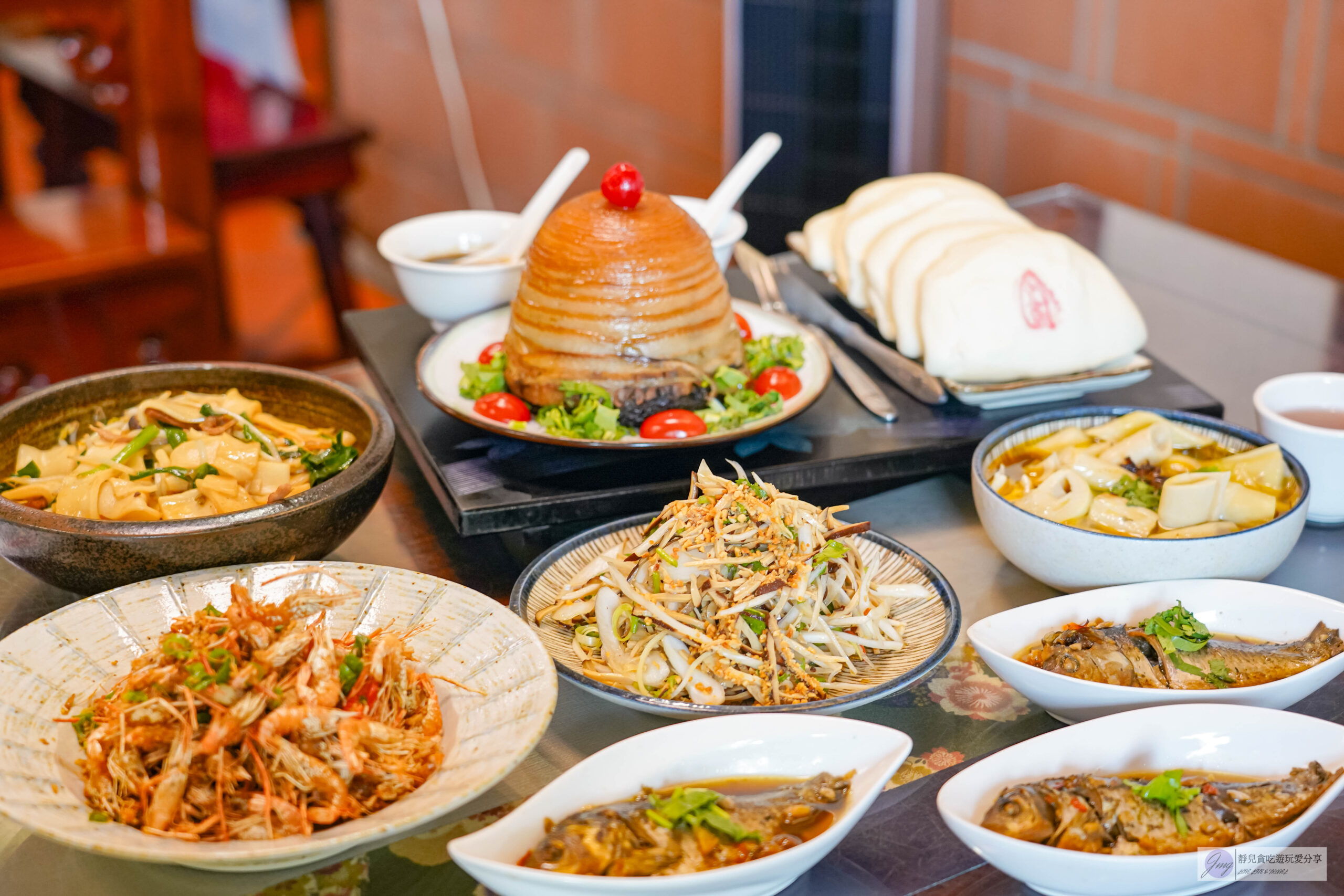 溪友緣風味料理餐廳-隱藏老街巷弄內！每日限量10份預約才吃得到的包二奶，梅干扣肉刀工超強，有創意的客家特色菜/鄰近大溪老街 @靜兒貪吃遊玩愛分享
