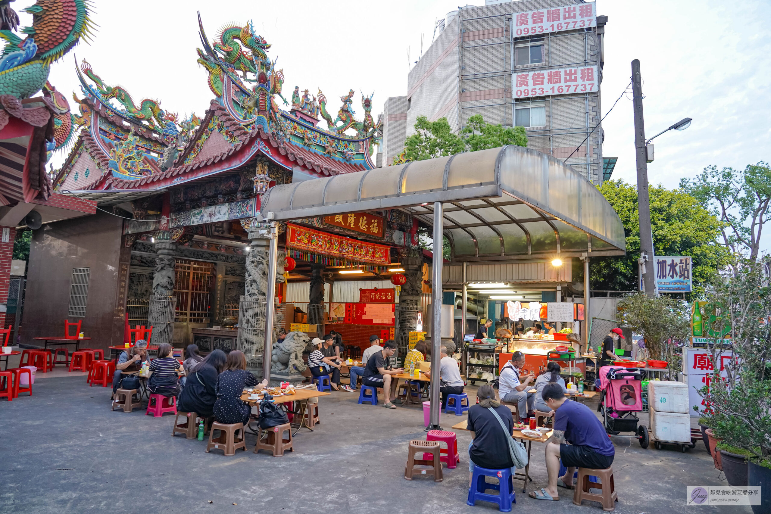 福龍宮廟口快炒-越晚越熱鬧的土地公廟！在地人才知道的隱藏版熱炒，有神明加持的露天快炒/鄰近馬祖新村 @靜兒貪吃遊玩愛分享
