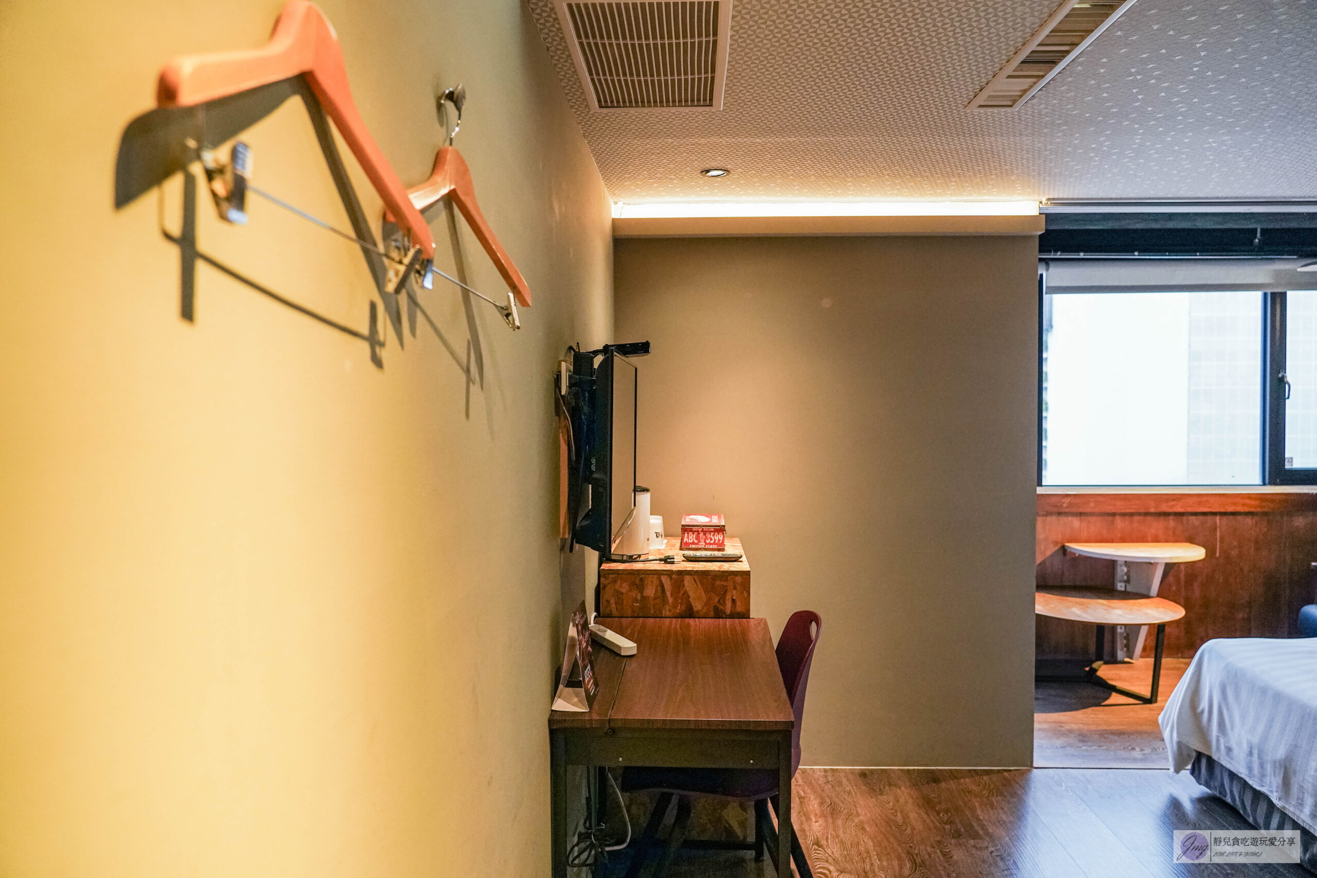 草悟道文旅-誠品綠園道旁，輕工業極簡文青風格，一晚一千初高CP值住宿 @靜兒貪吃遊玩愛分享